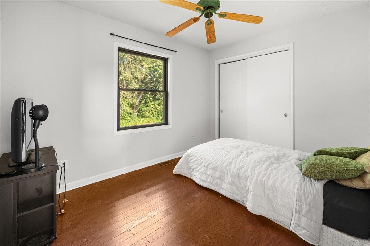 16005 Sheridan Road