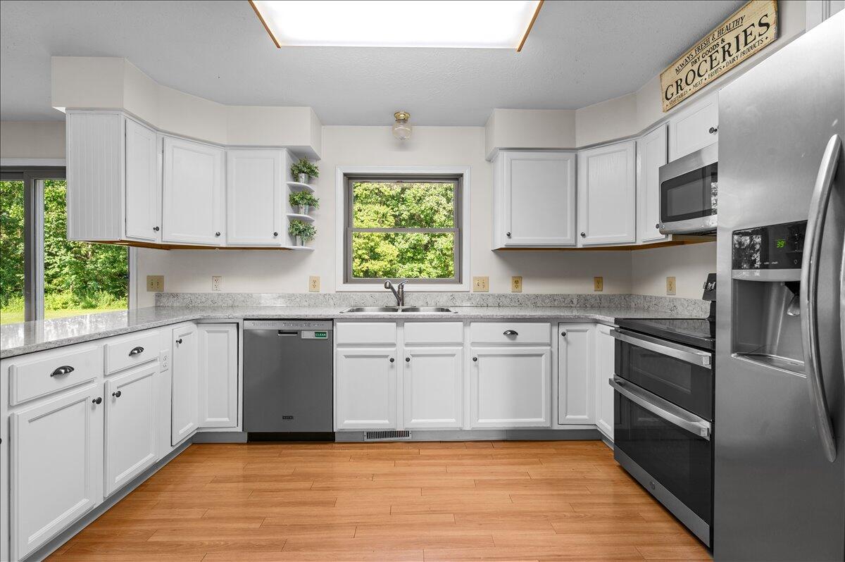 16005 Sheridan Road