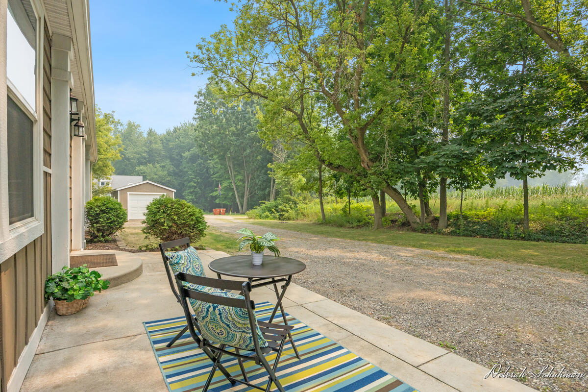 9686 10 Mile Road NE