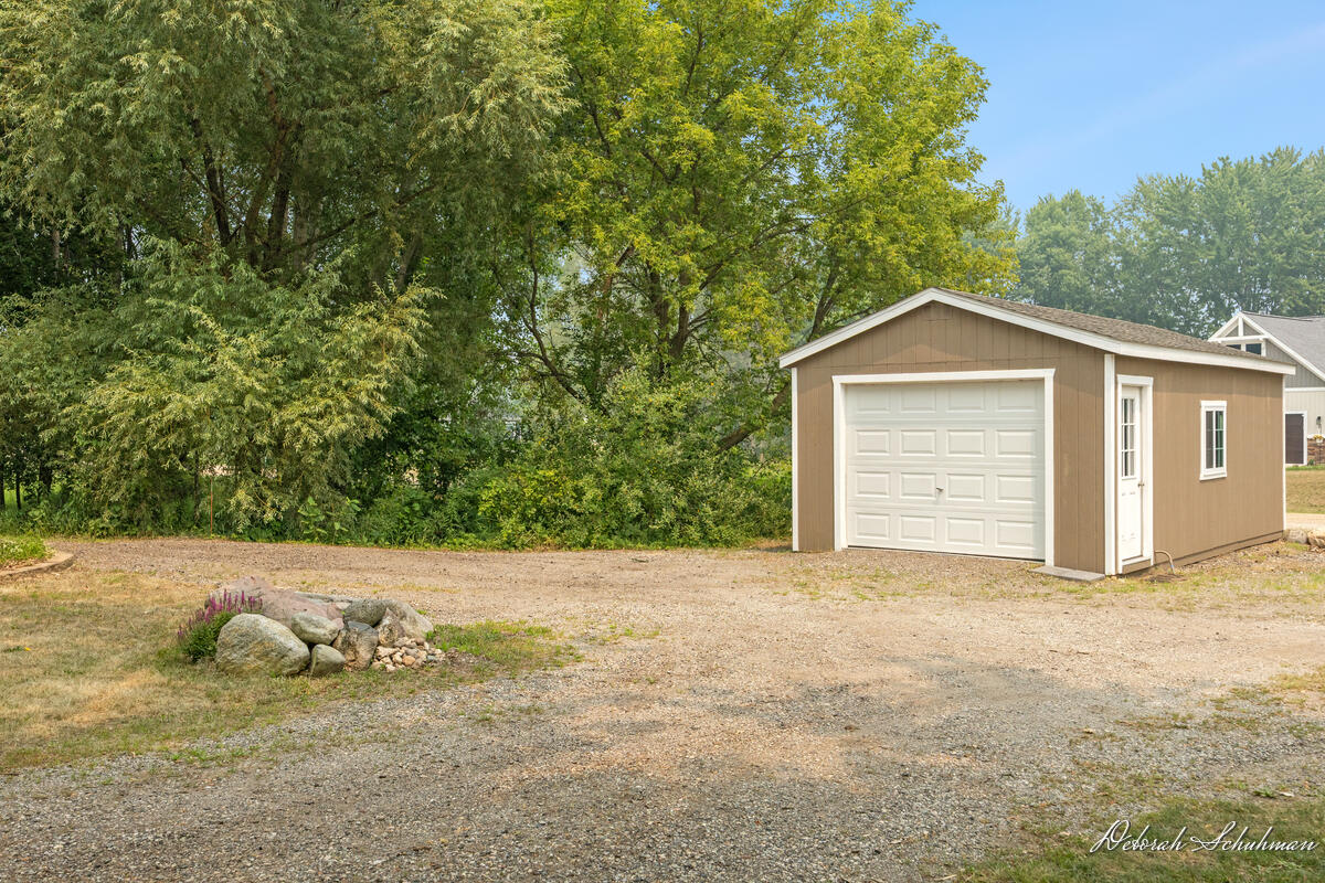 9686 10 Mile Road NE
