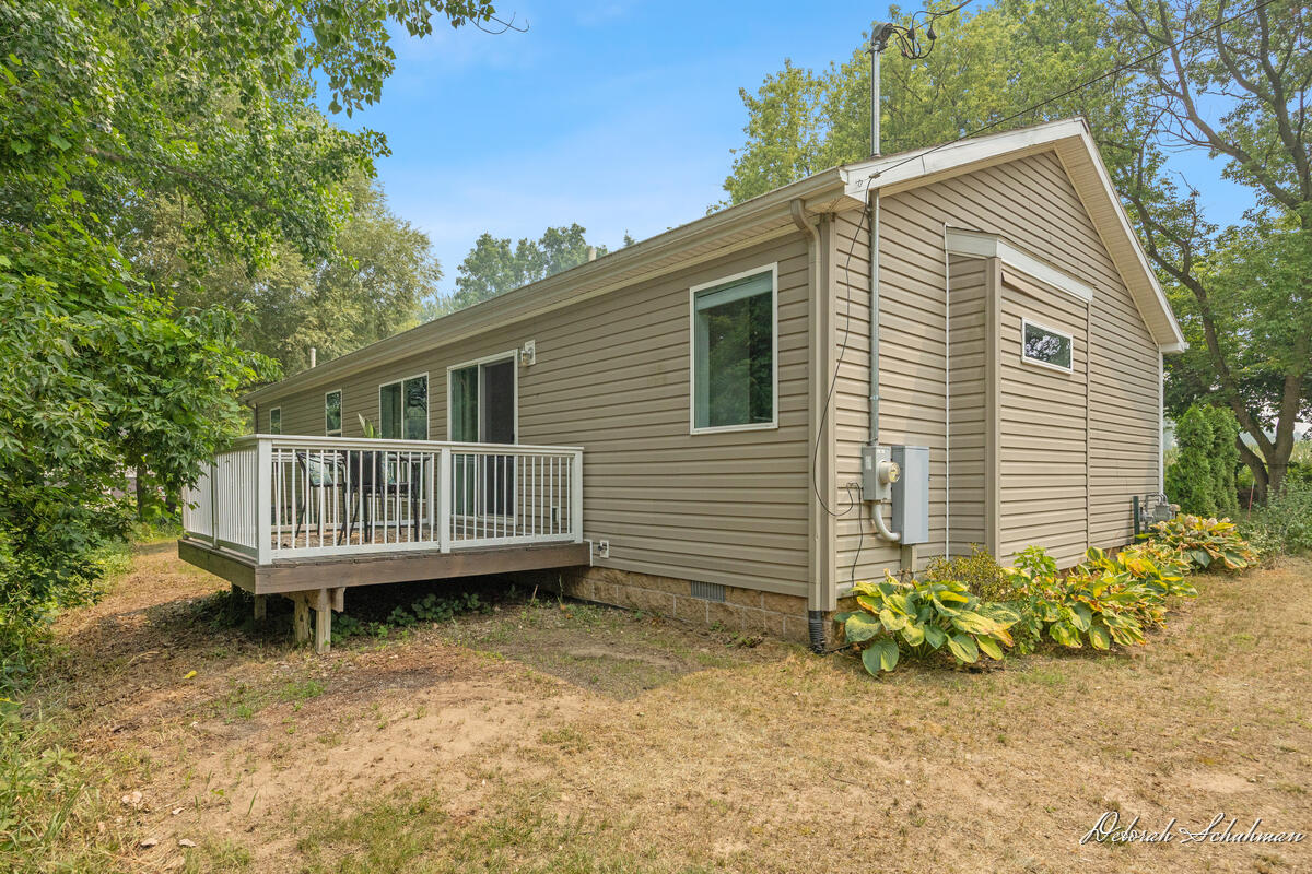9686 10 Mile Road NE