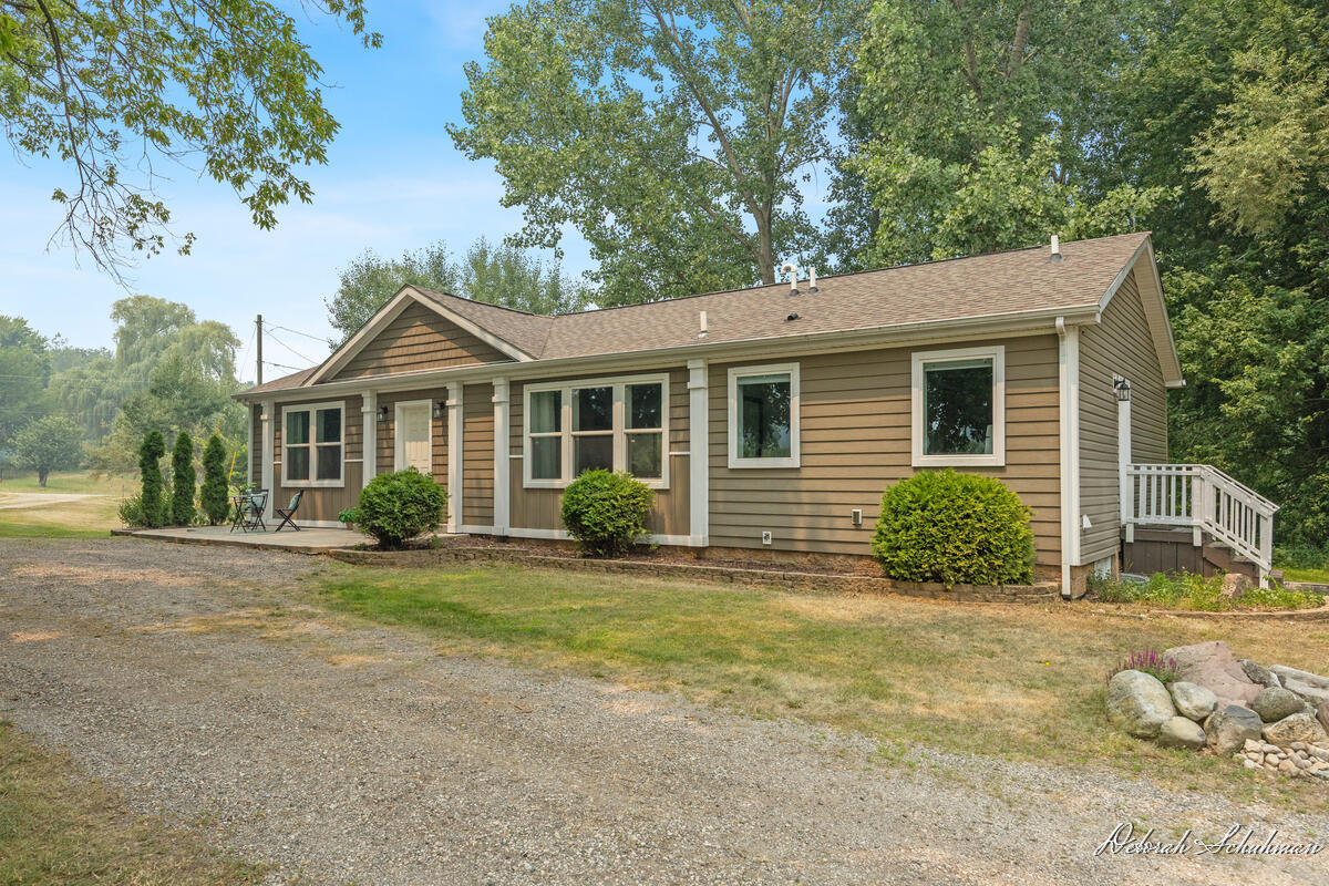 9686 10 Mile Road NE