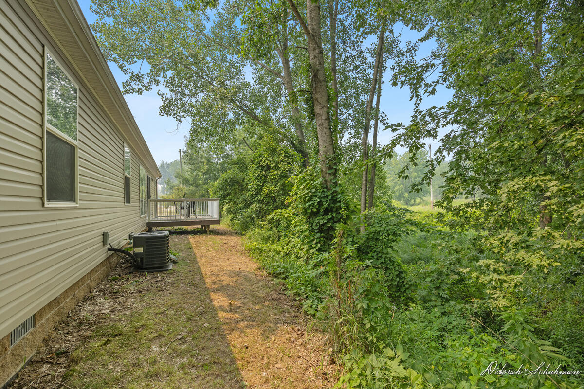 9686 10 Mile Road NE