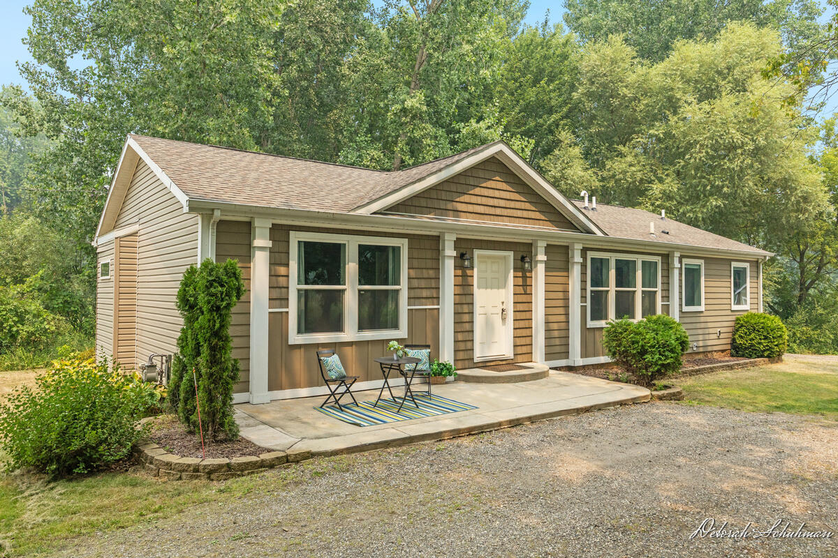 9686 10 Mile Road NE