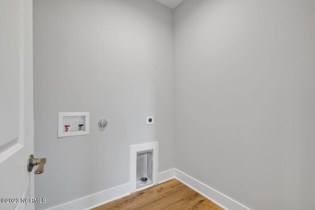 318 Raleigh Avenue, 1