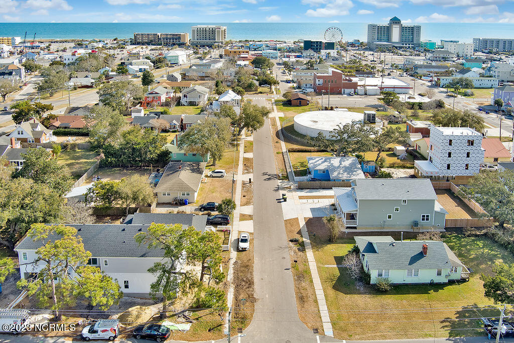 318 Raleigh Avenue, 1