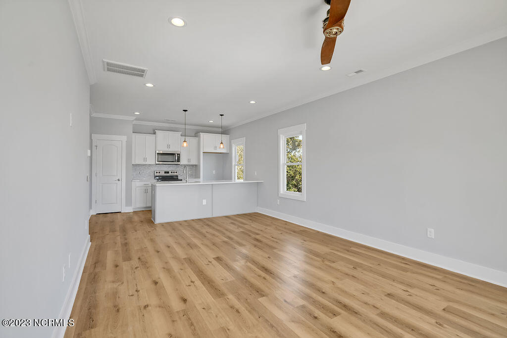 318 Raleigh Avenue, 1