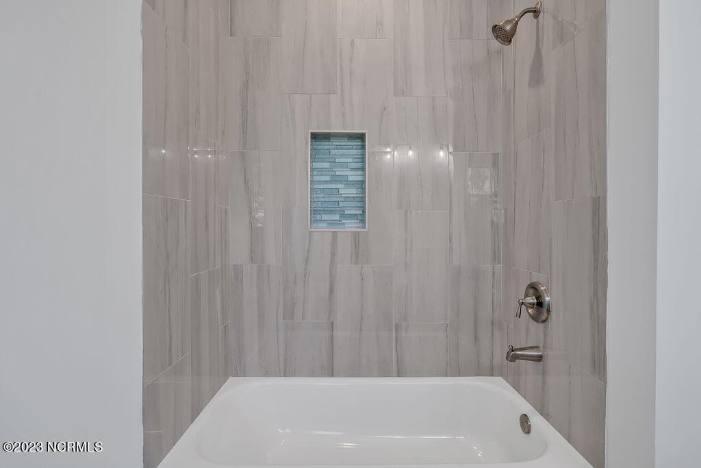 318 Raleigh Avenue, 1