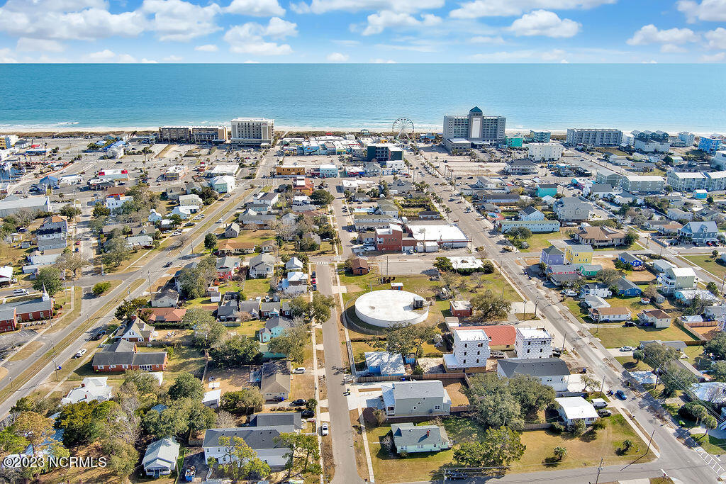 318 Raleigh Avenue, 1