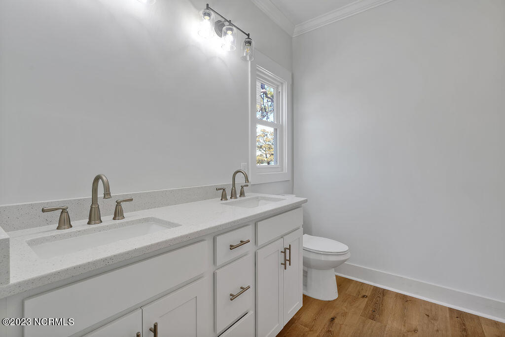 318 Raleigh Avenue, 1