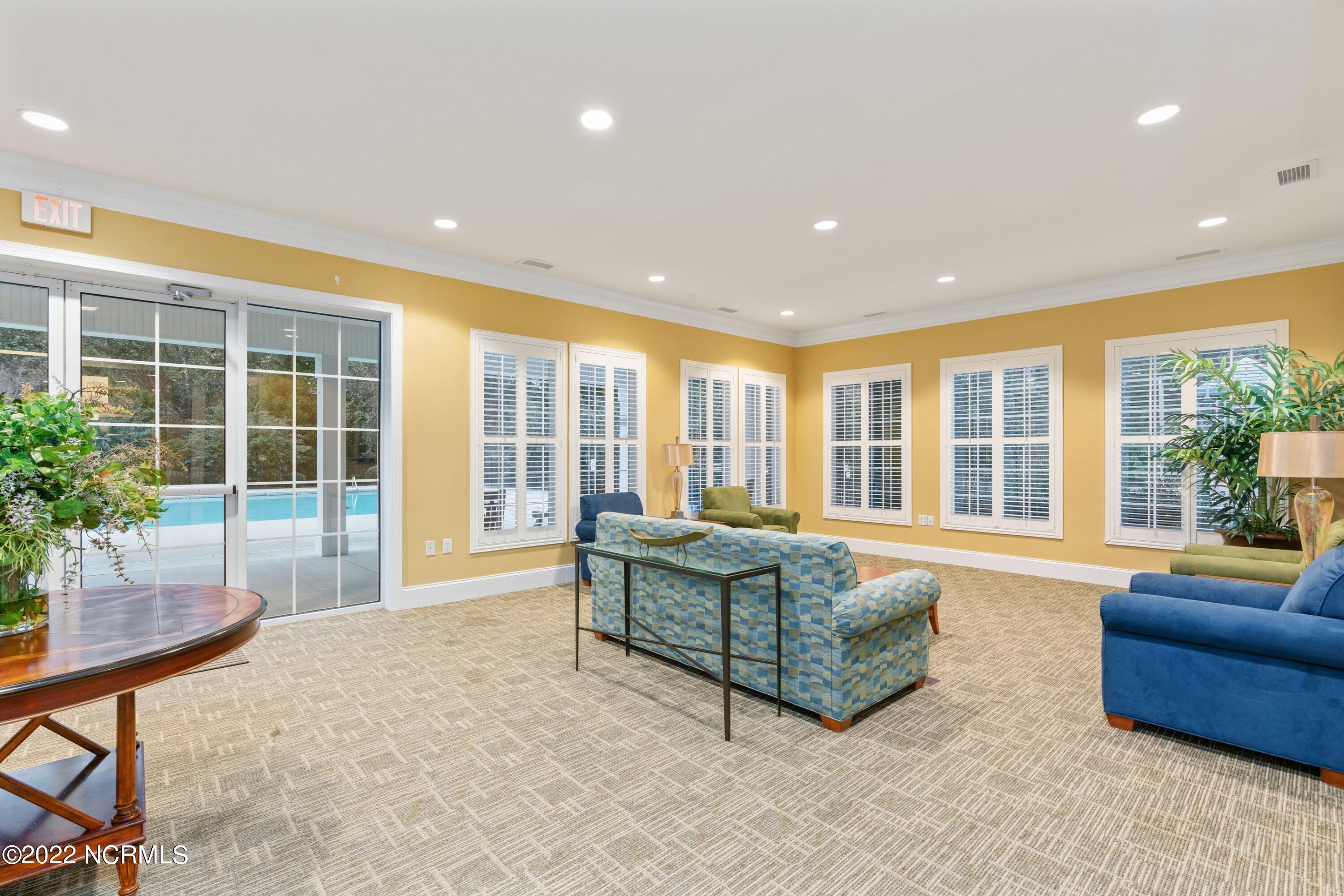 122 E Stockton Place