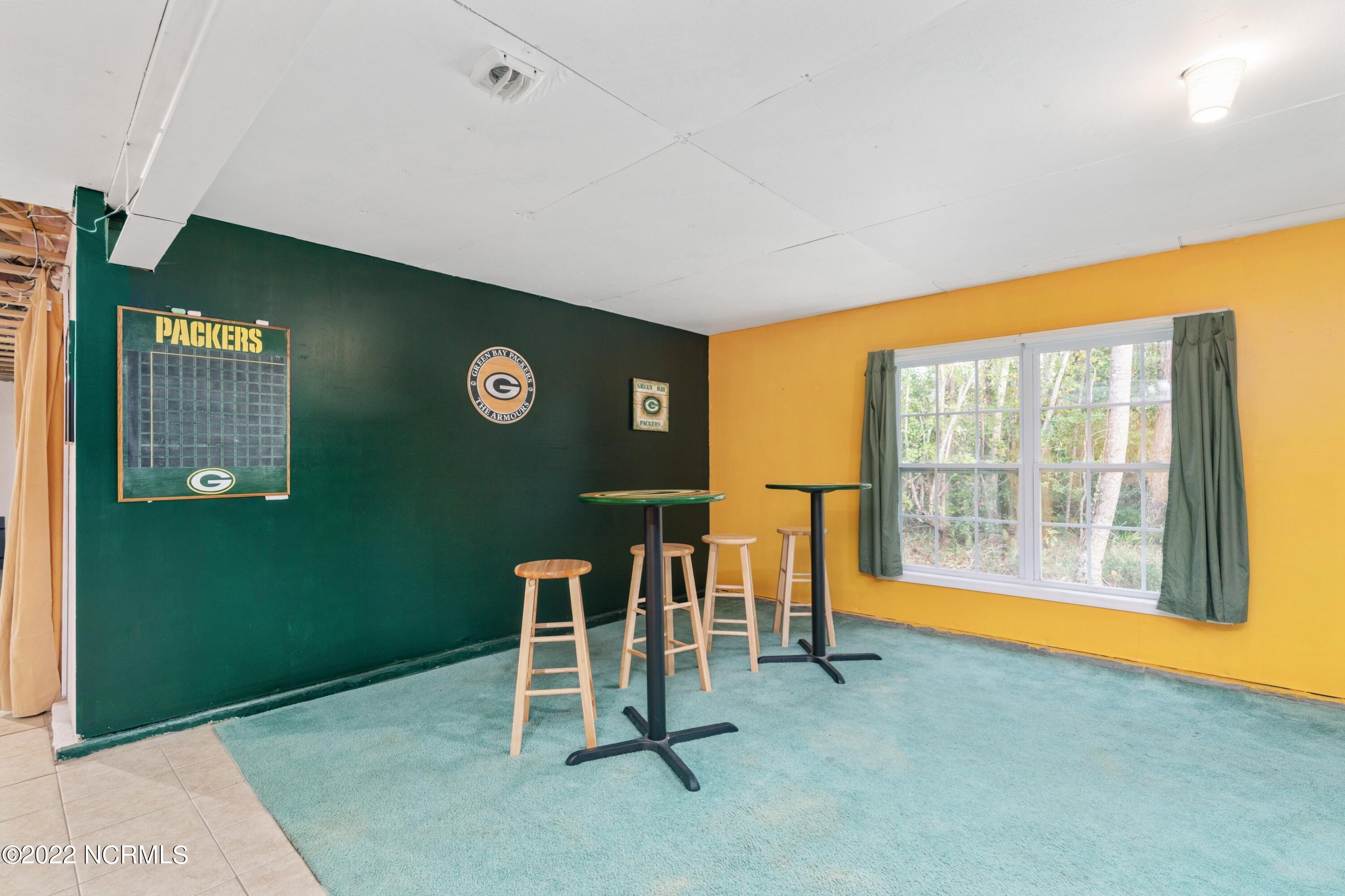 122 E Stockton Place