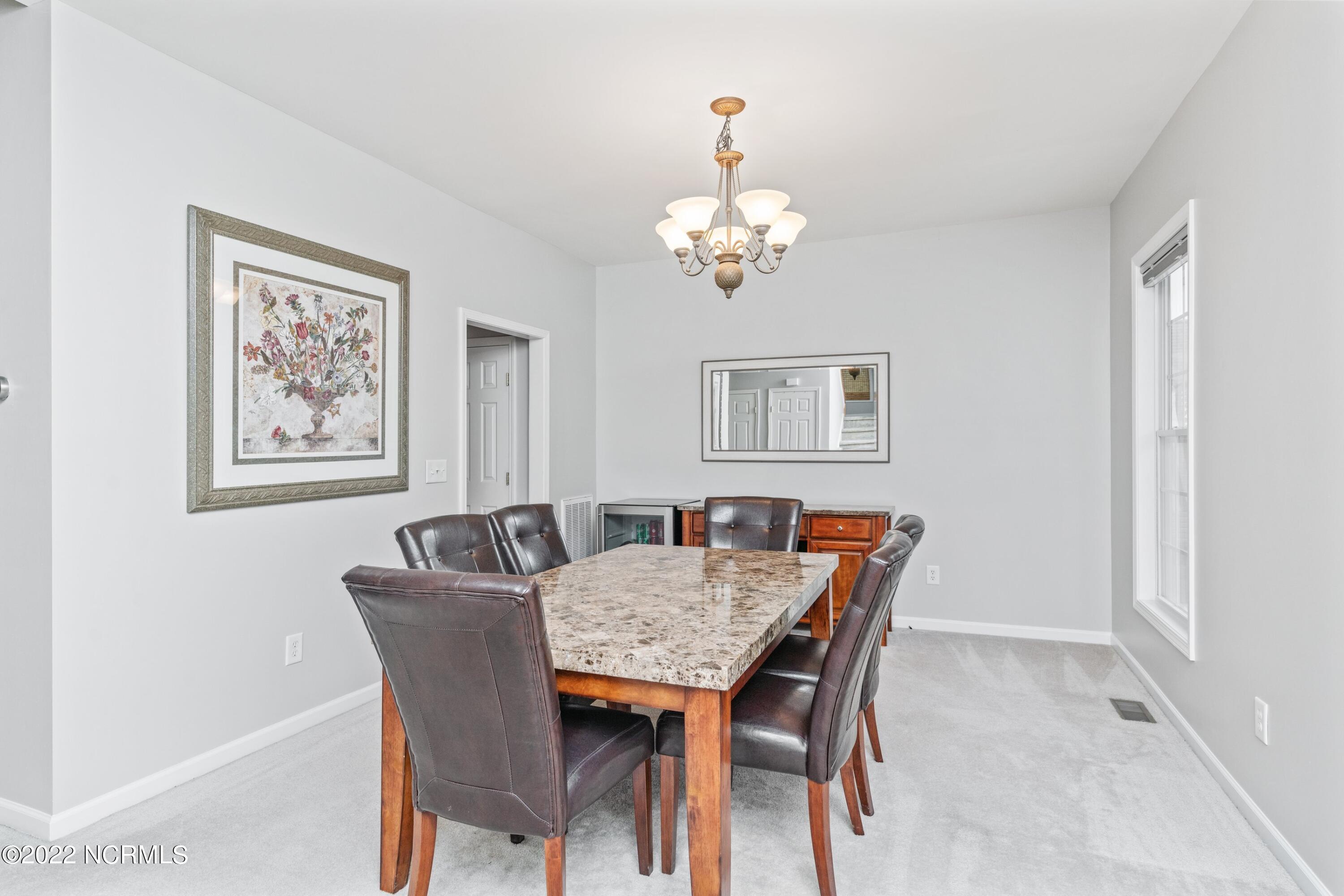 122 E Stockton Place