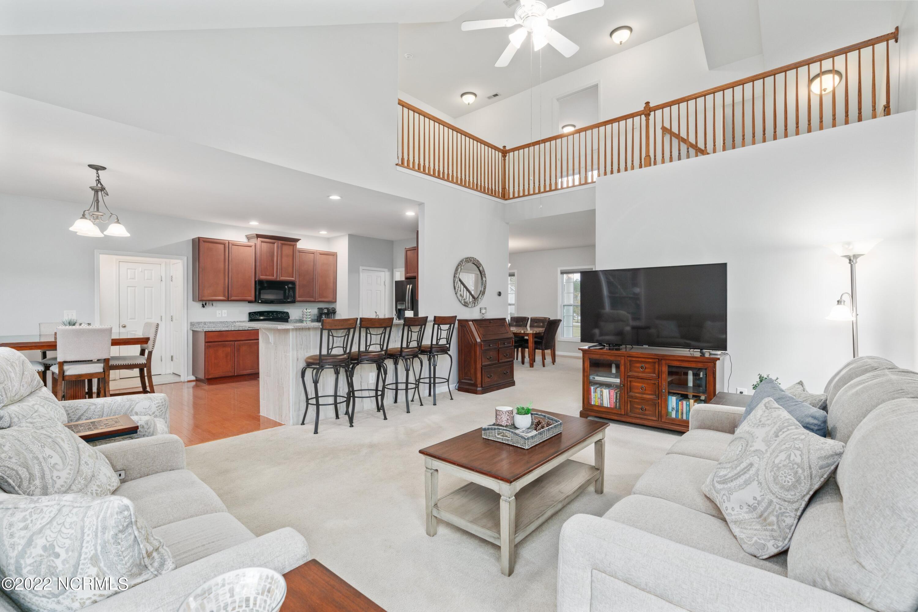 122 E Stockton Place