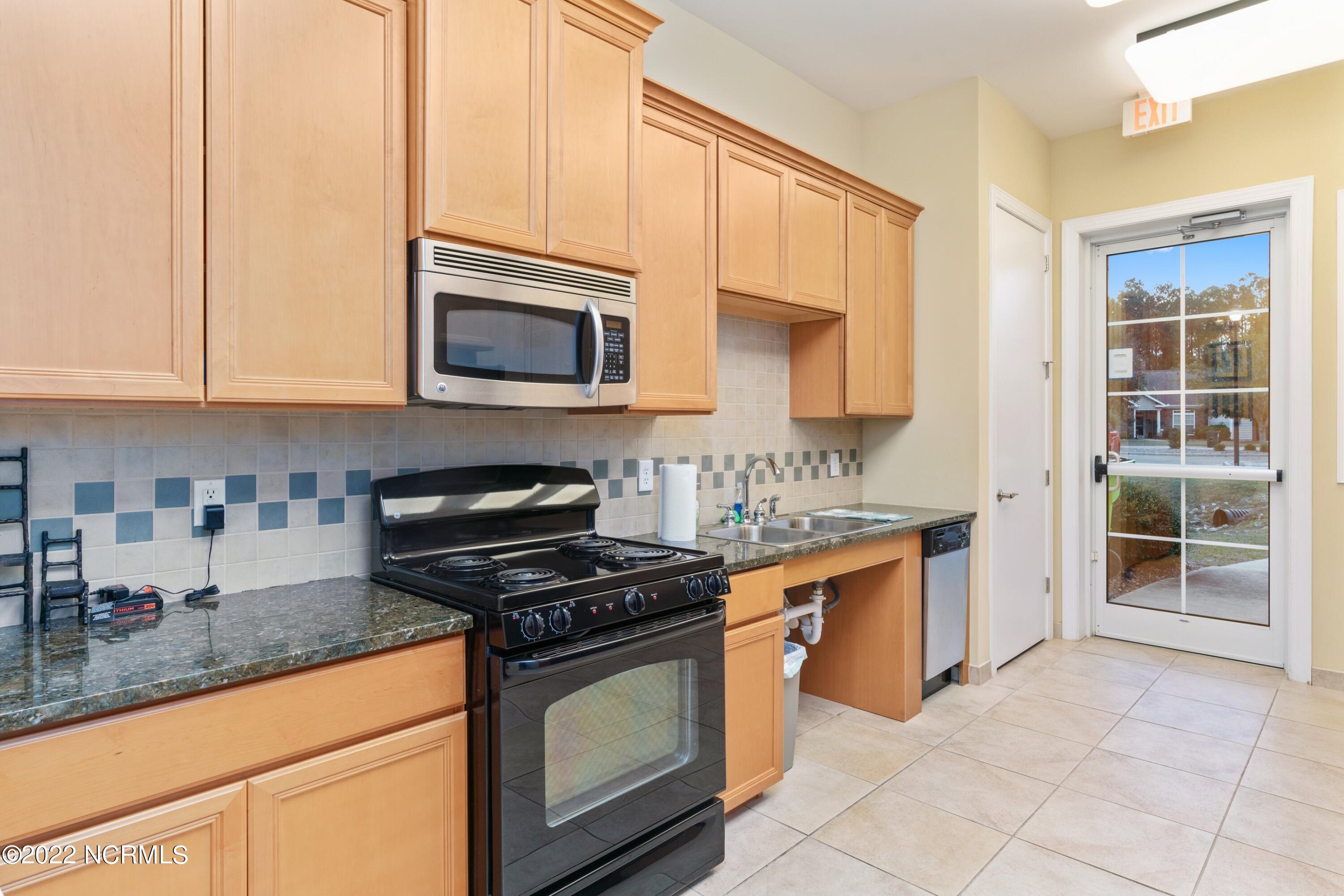 122 E Stockton Place