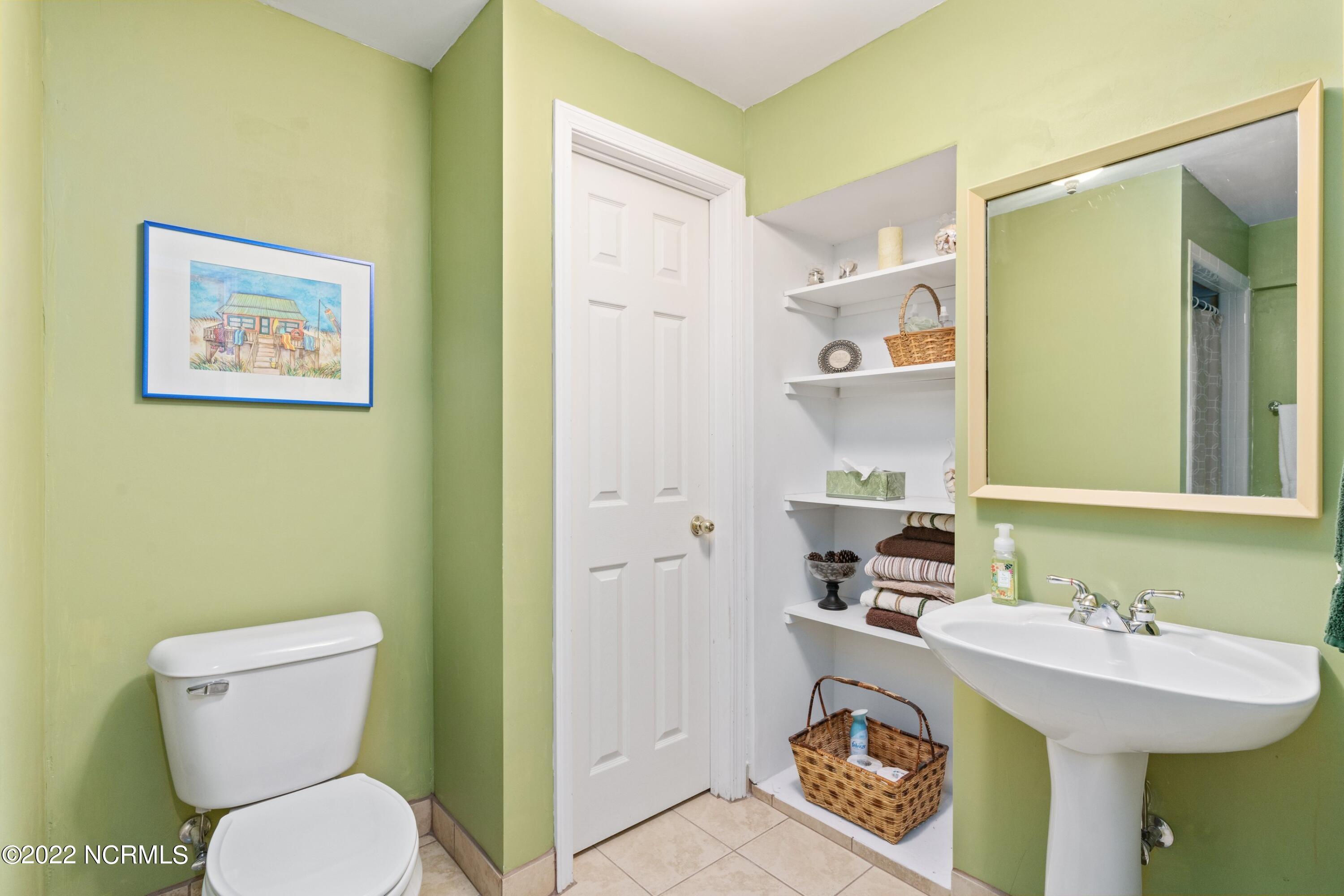 122 E Stockton Place