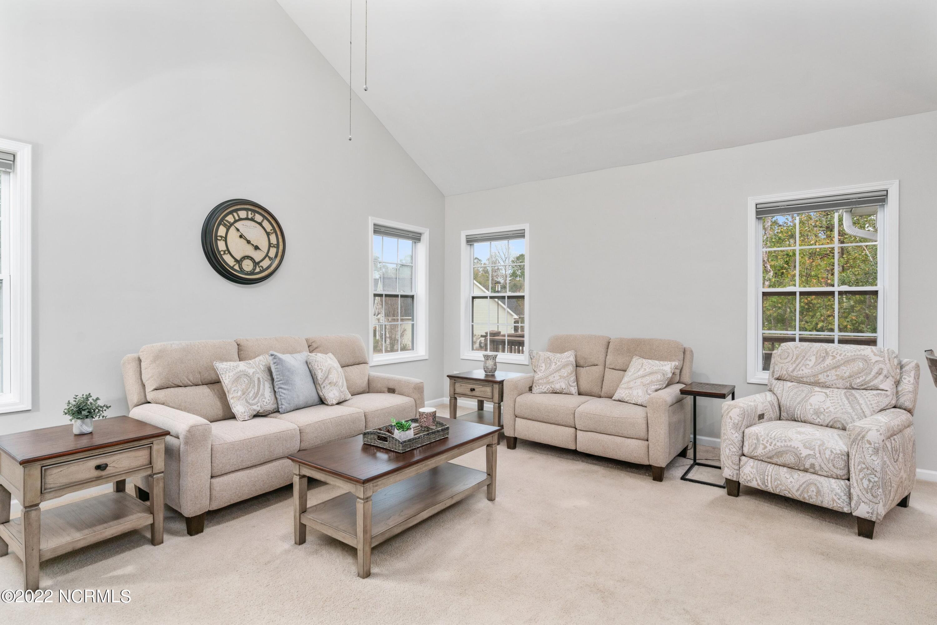 122 E Stockton Place