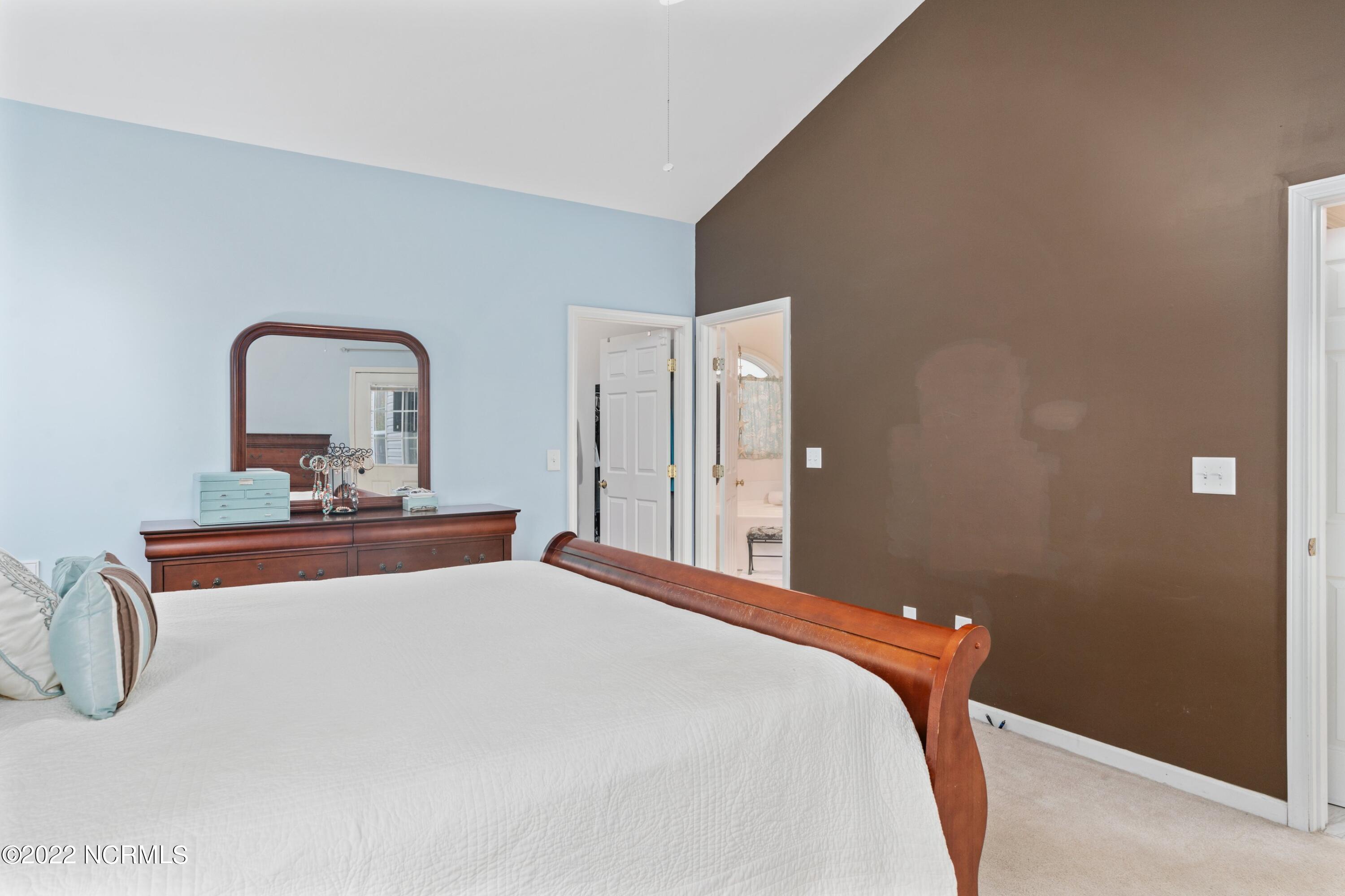 122 E Stockton Place