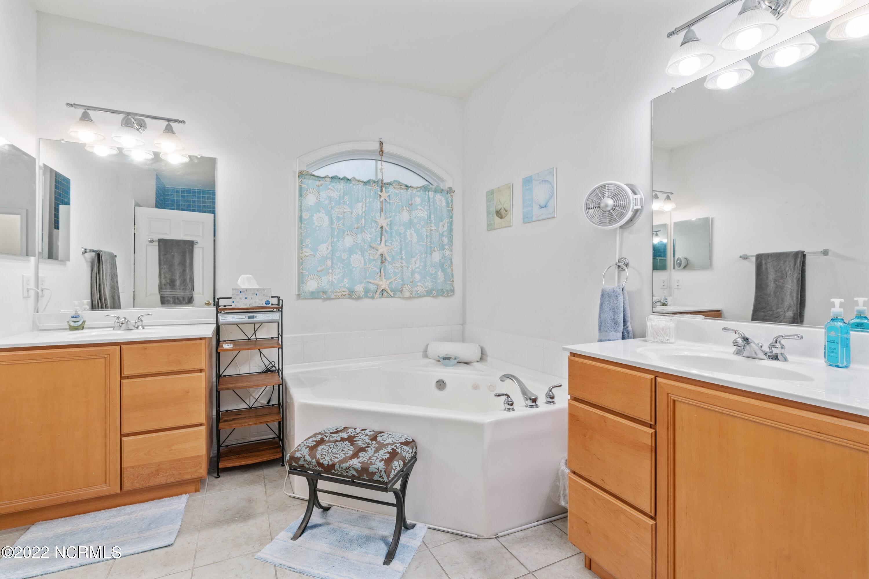 122 E Stockton Place