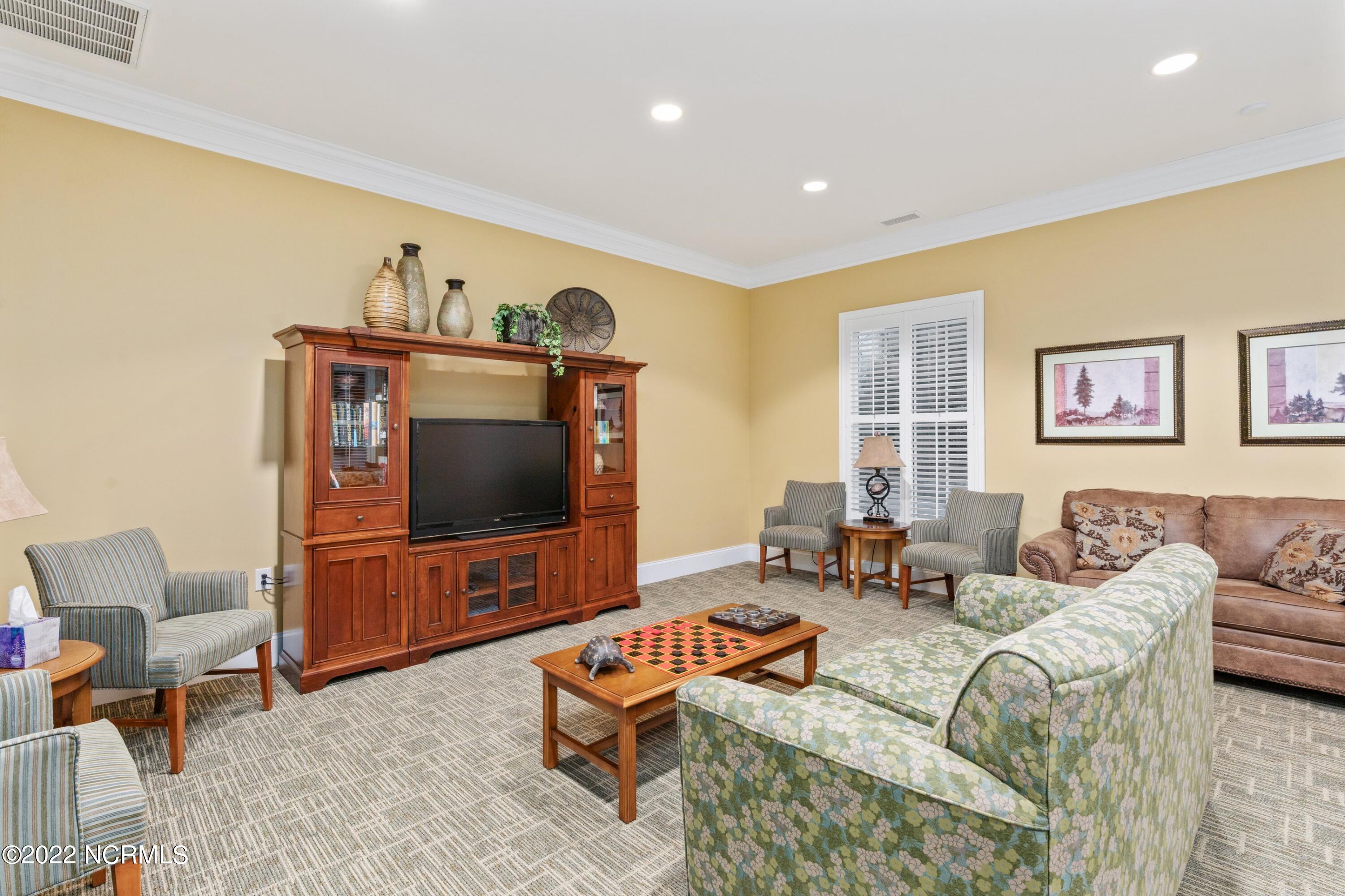 122 E Stockton Place