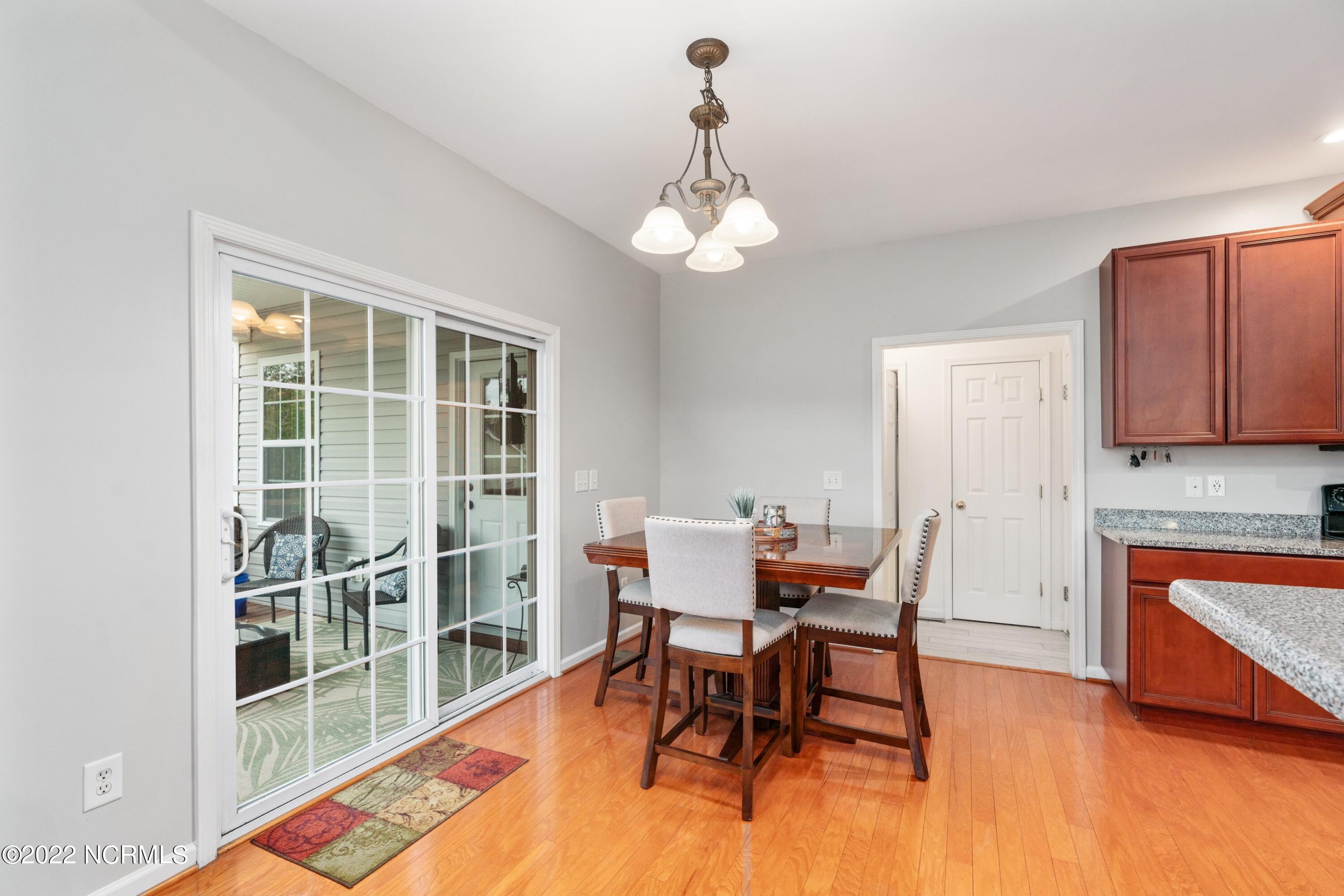 122 E Stockton Place