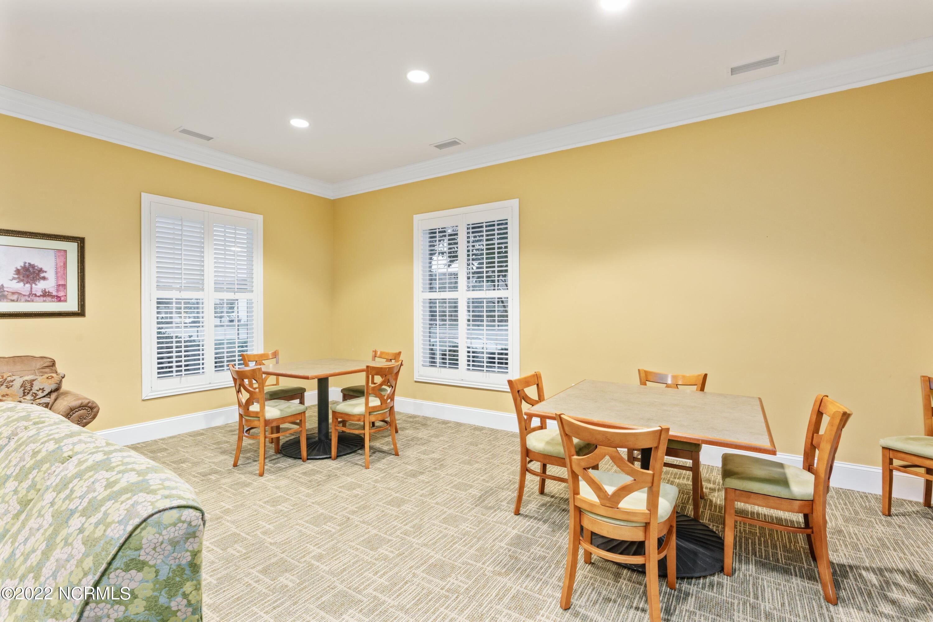 122 E Stockton Place