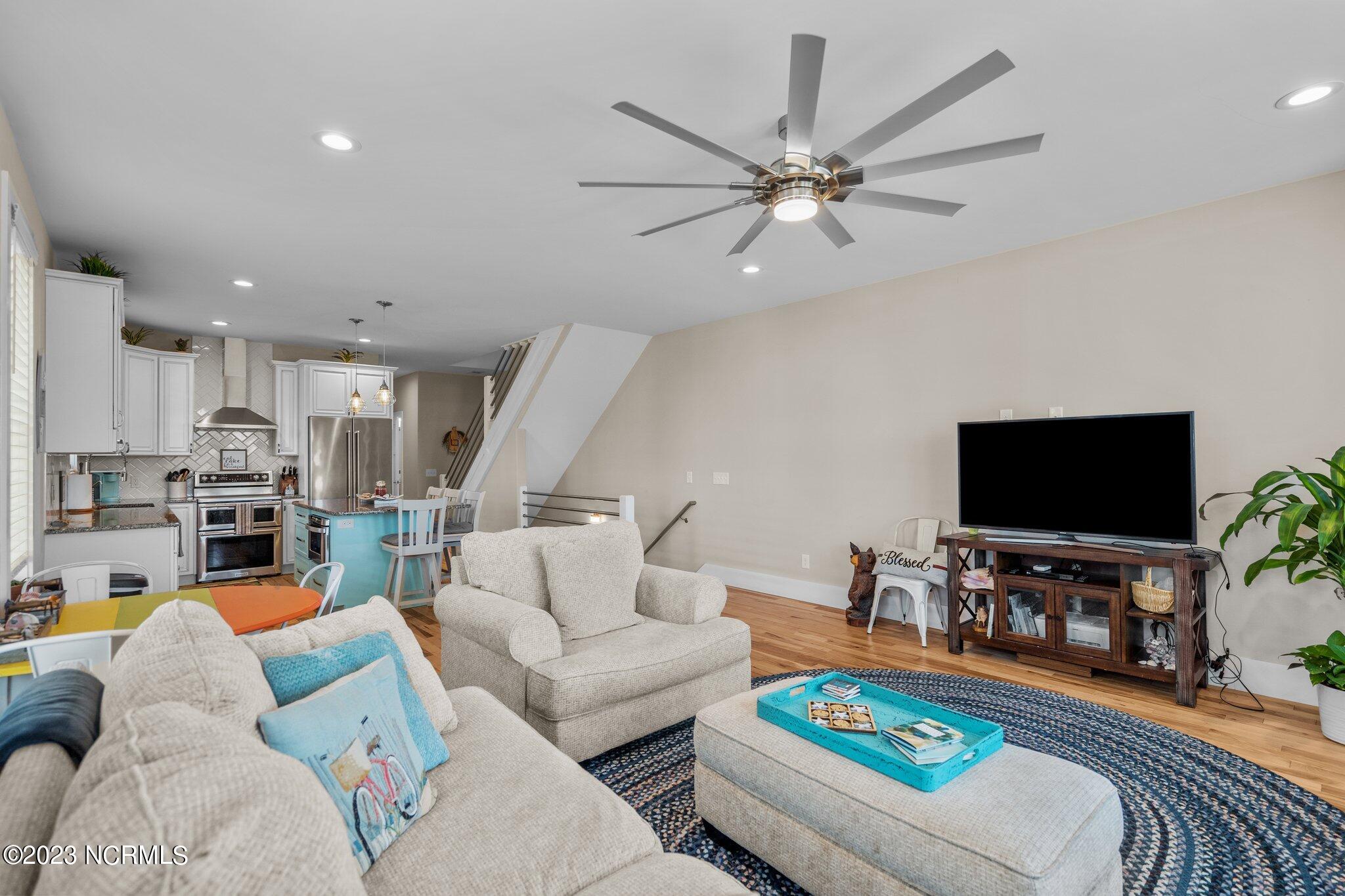 1211 Snapper Lane, 1