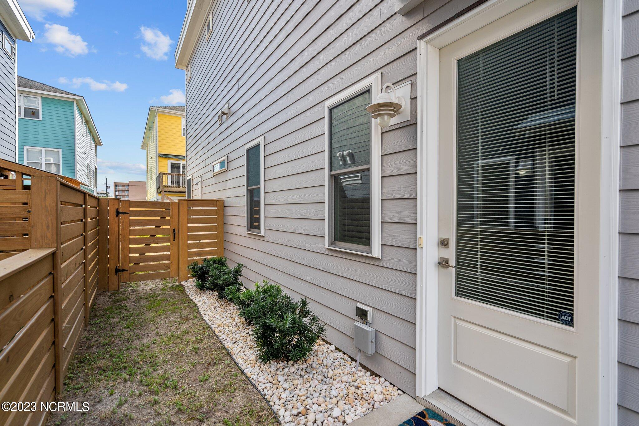 1211 Snapper Lane, 1