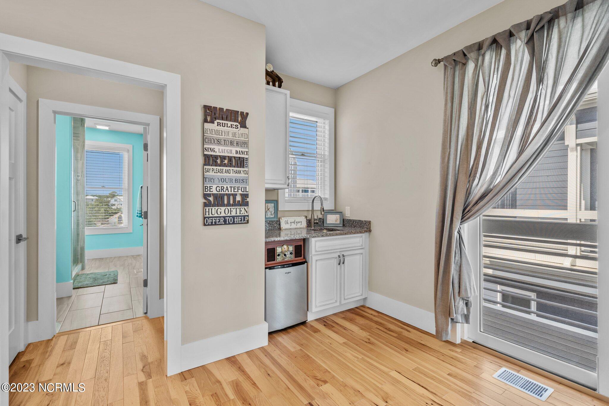 1211 Snapper Lane, 1