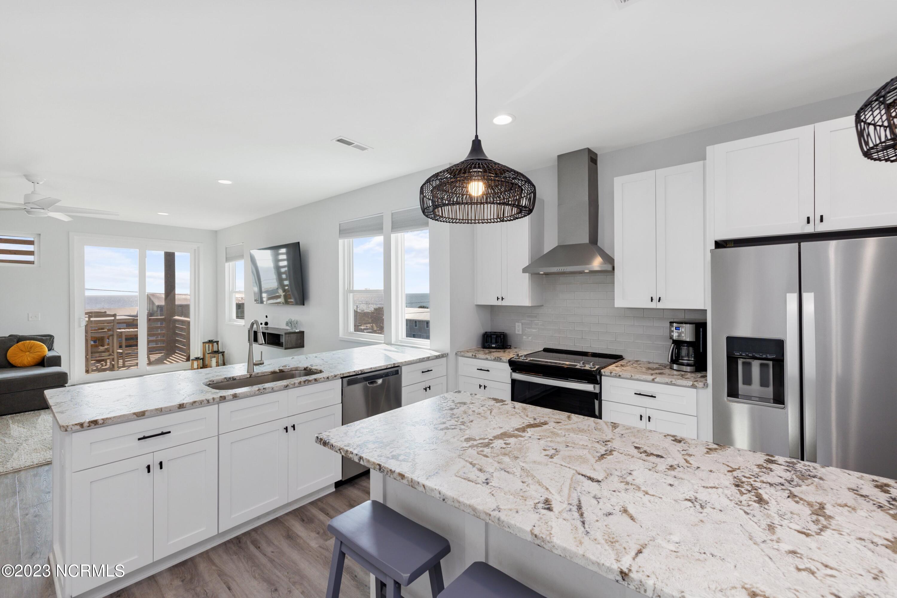 1110 Lake Park Boulevard S, 2