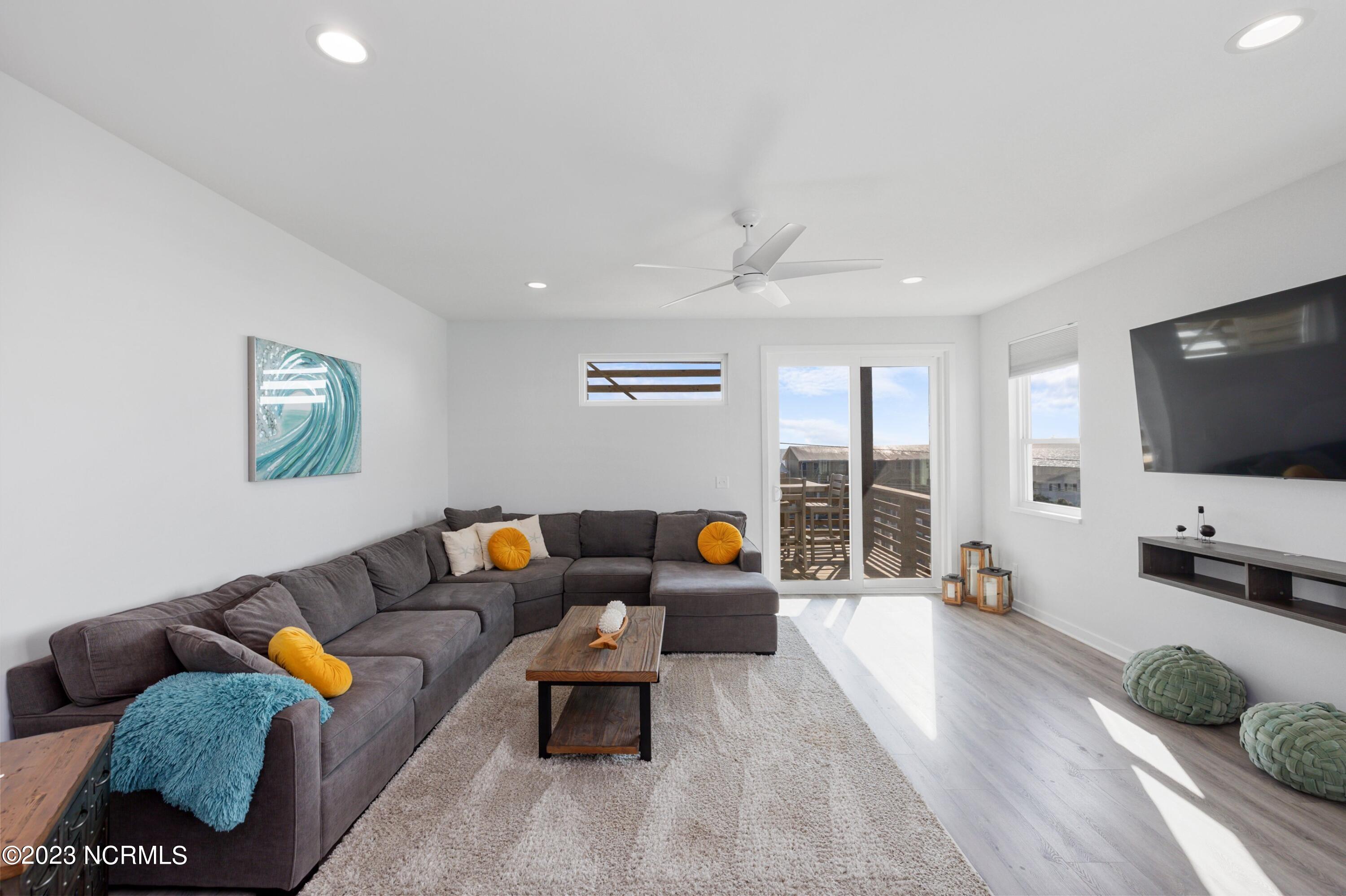 1110 Lake Park Boulevard S, 2