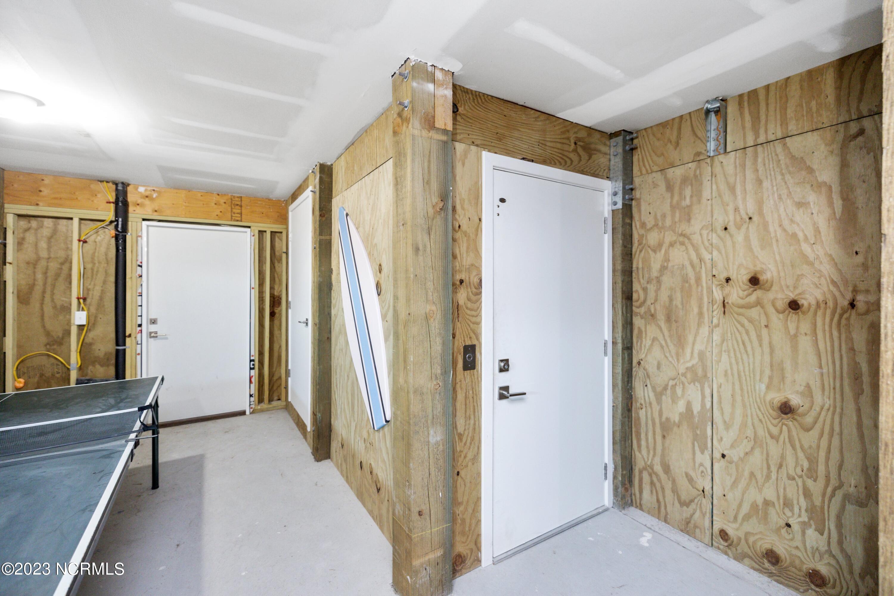 1110 Lake Park Boulevard S, 2