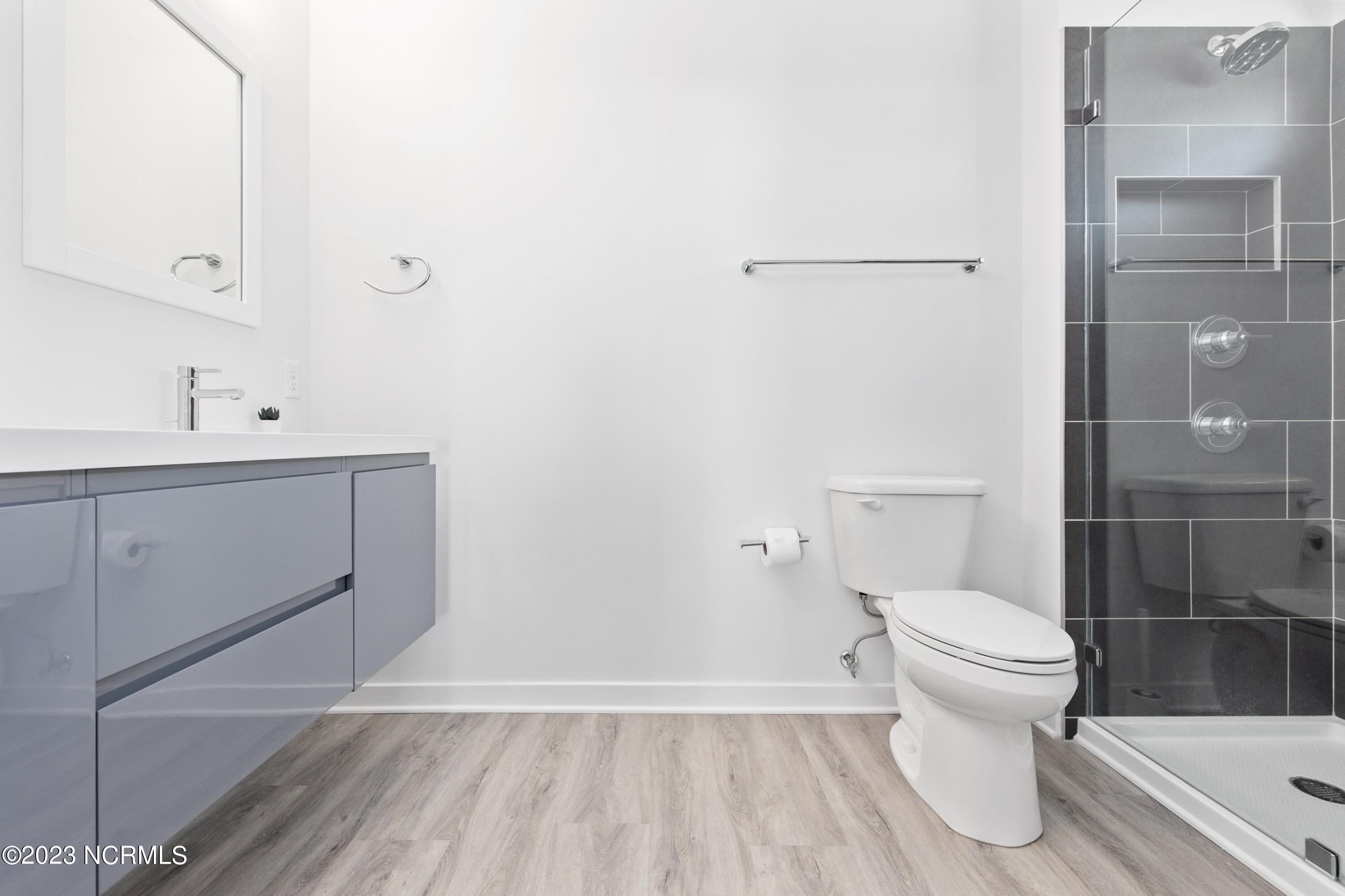 1110 Lake Park Boulevard S, 2