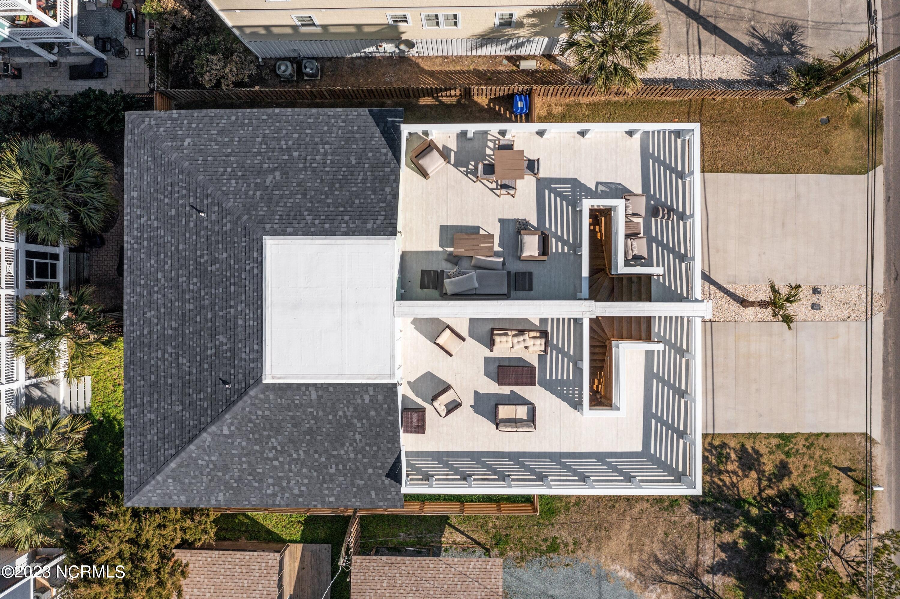 1110 Lake Park Boulevard S, 2