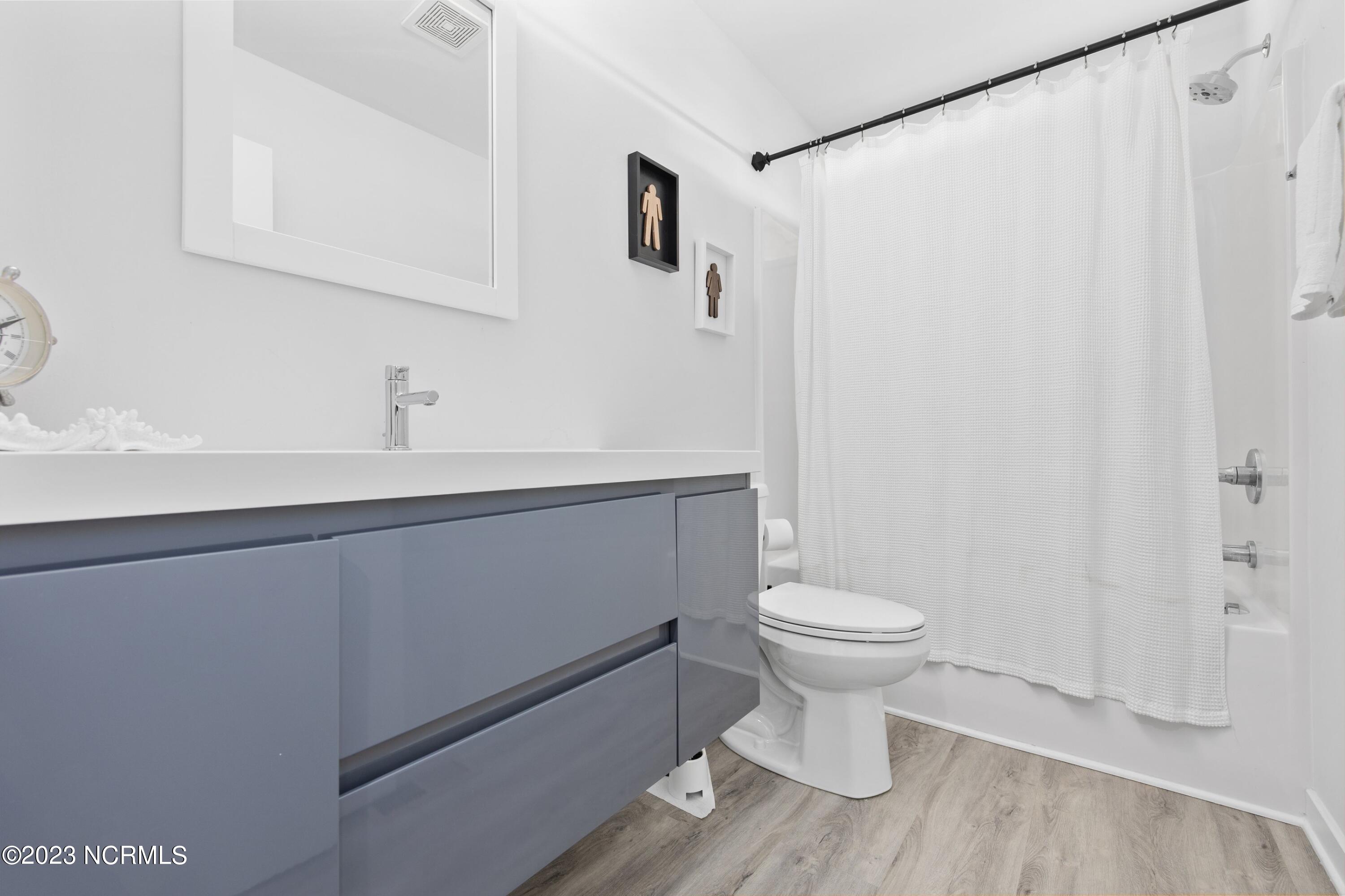 1110 Lake Park Boulevard S, 2