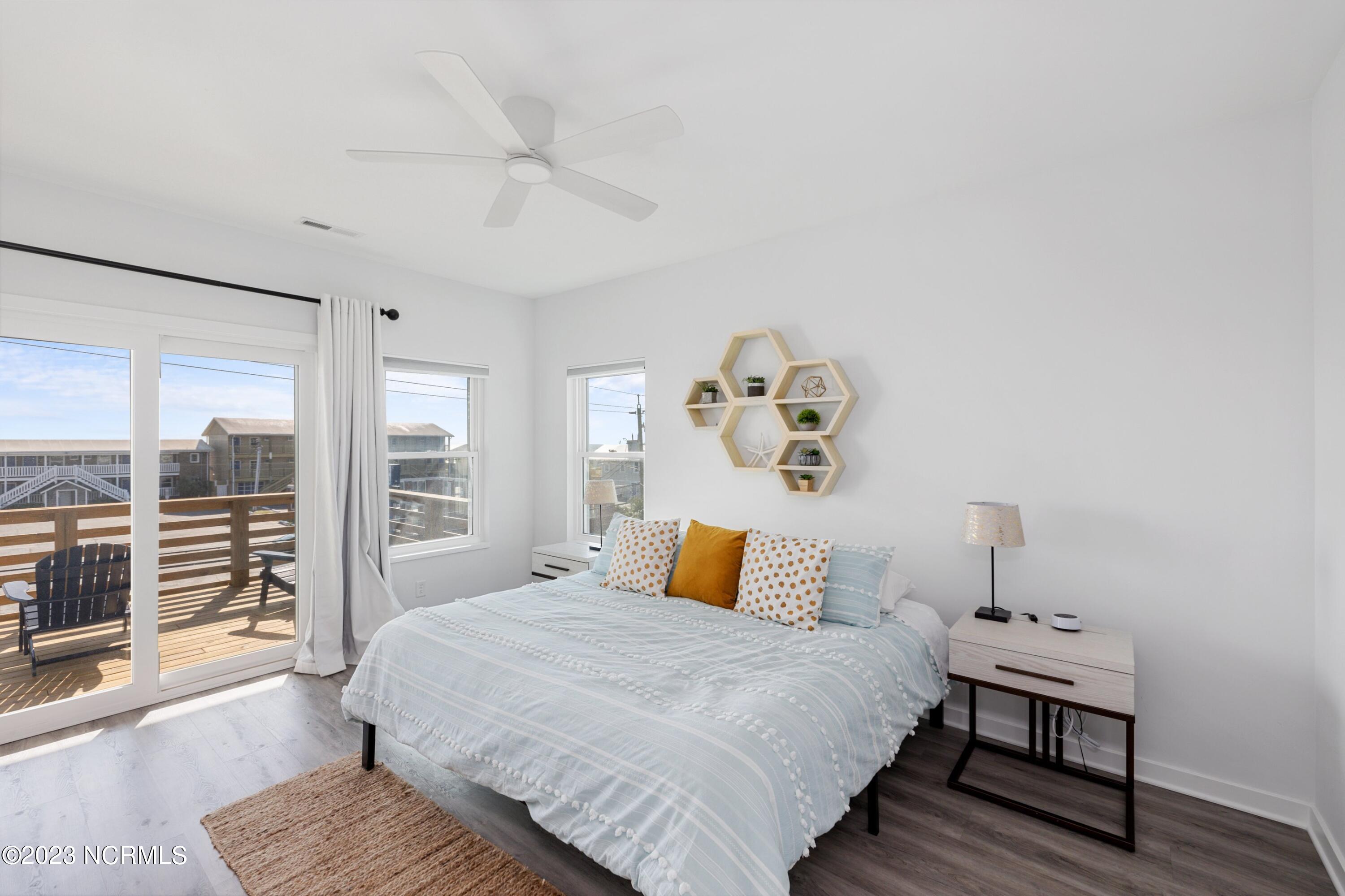 1110 Lake Park Boulevard S, 2