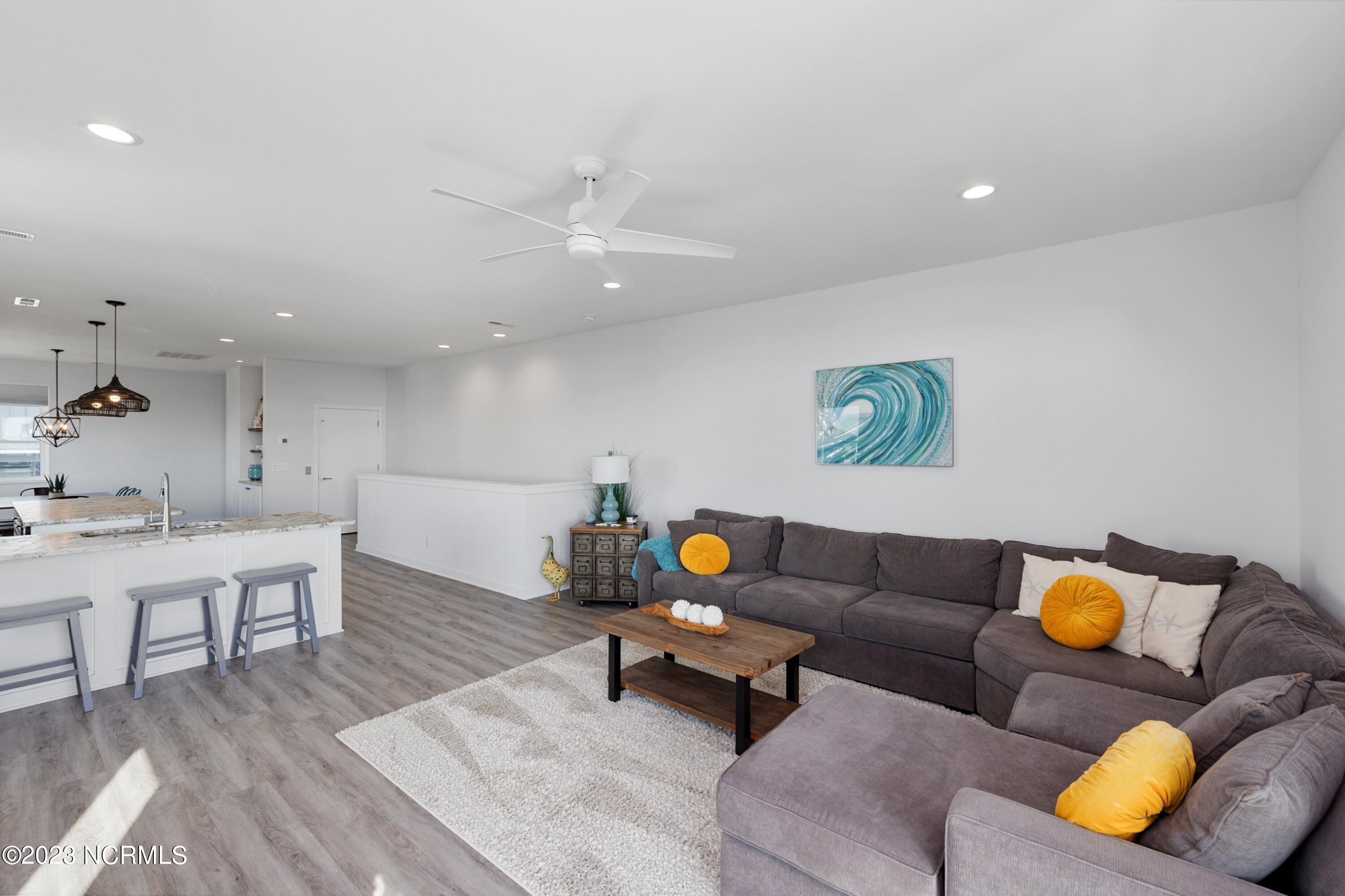 1110 Lake Park Boulevard S, 2