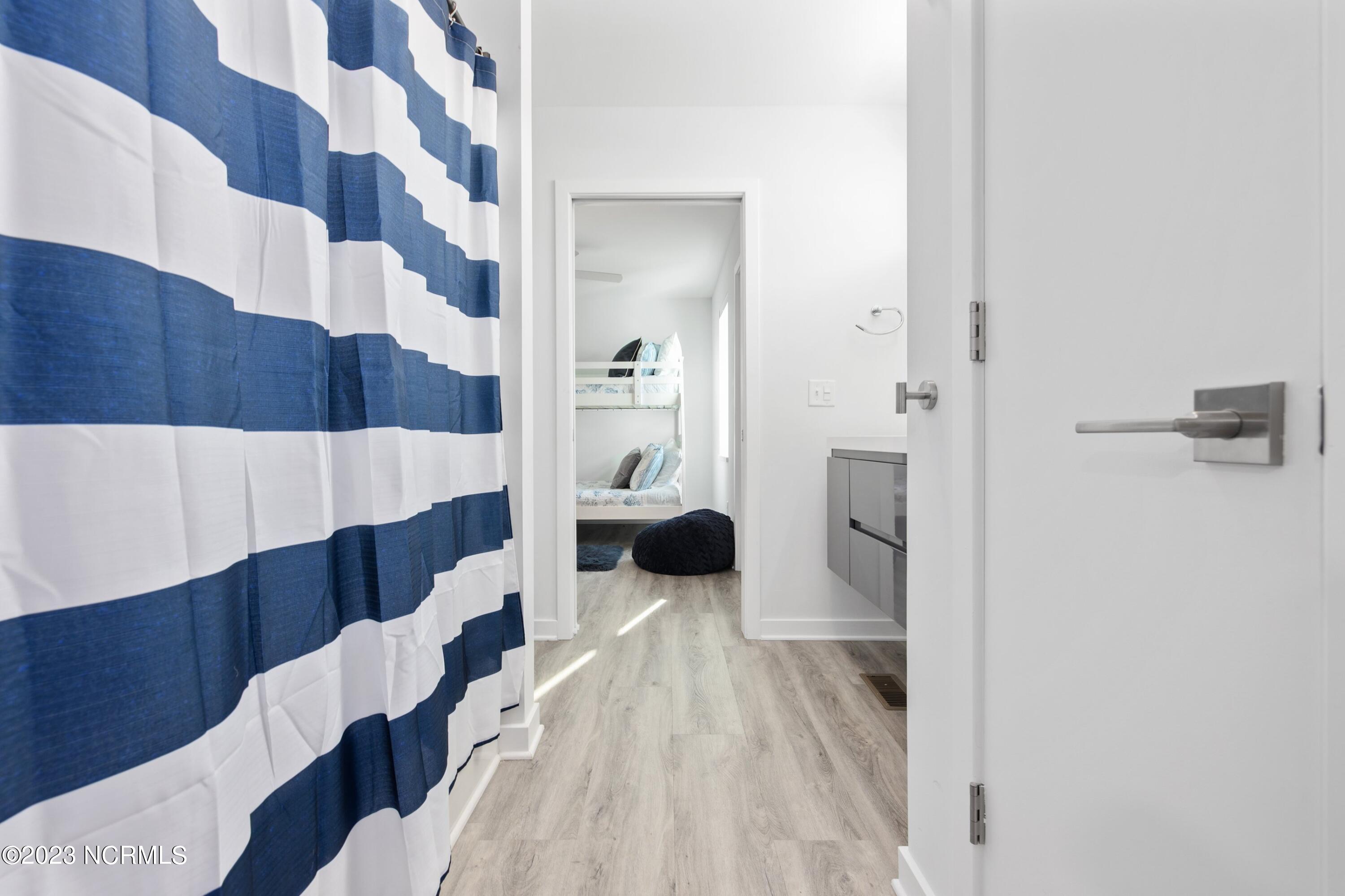 1110 Lake Park Boulevard S, 2