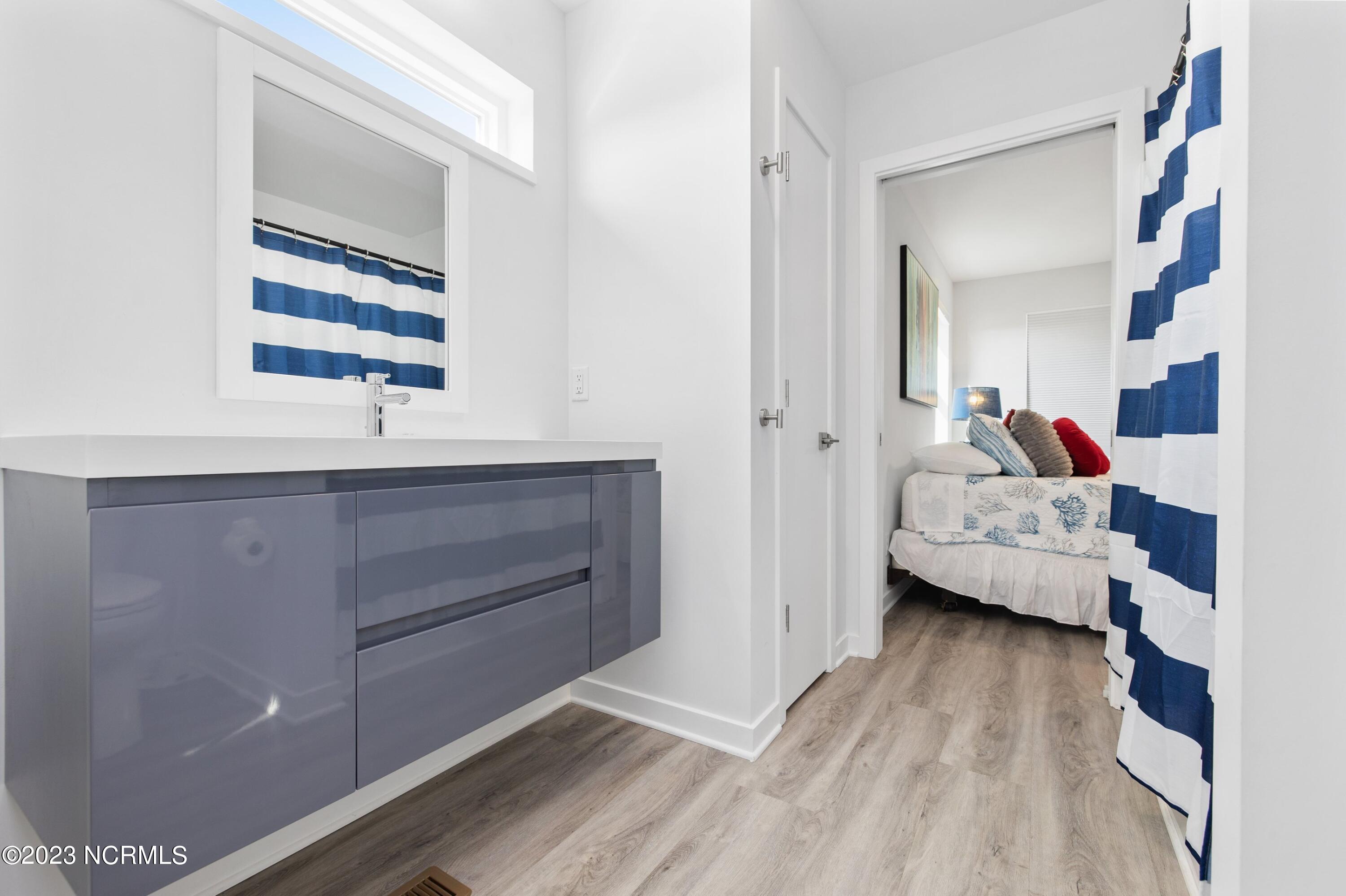 1110 Lake Park Boulevard S, 2