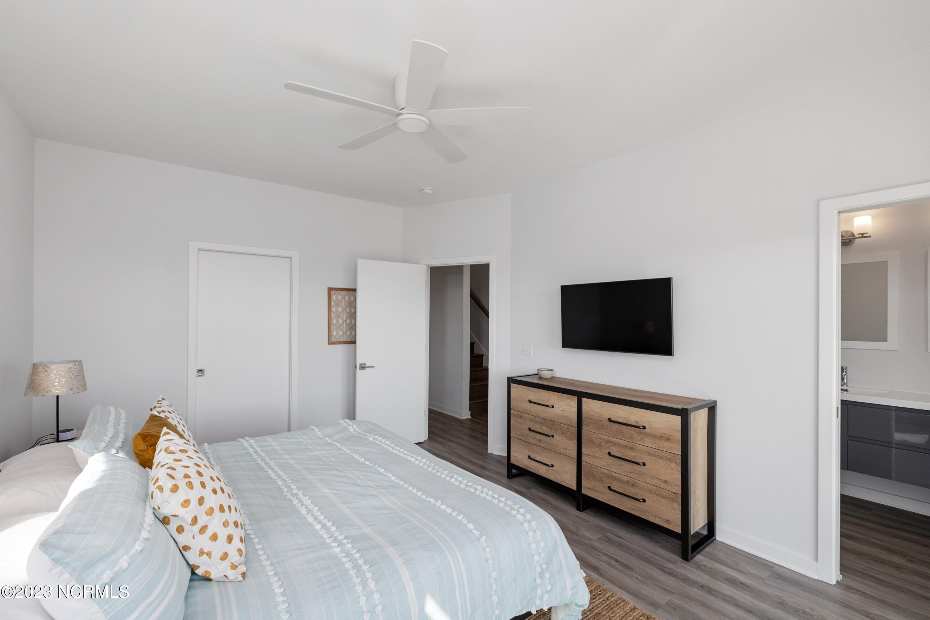 1110 Lake Park Boulevard S, 2