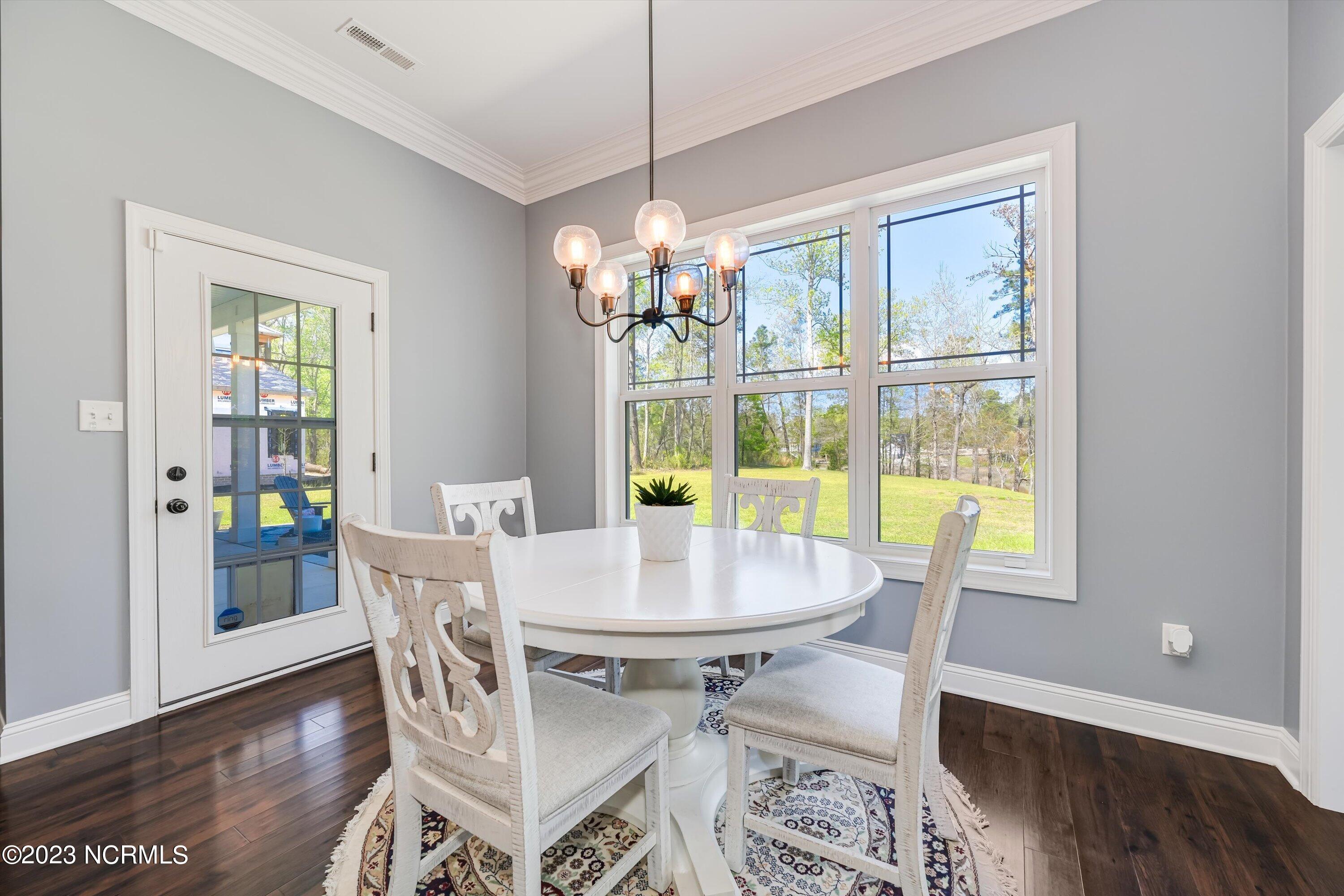 1035 Grandview Drive