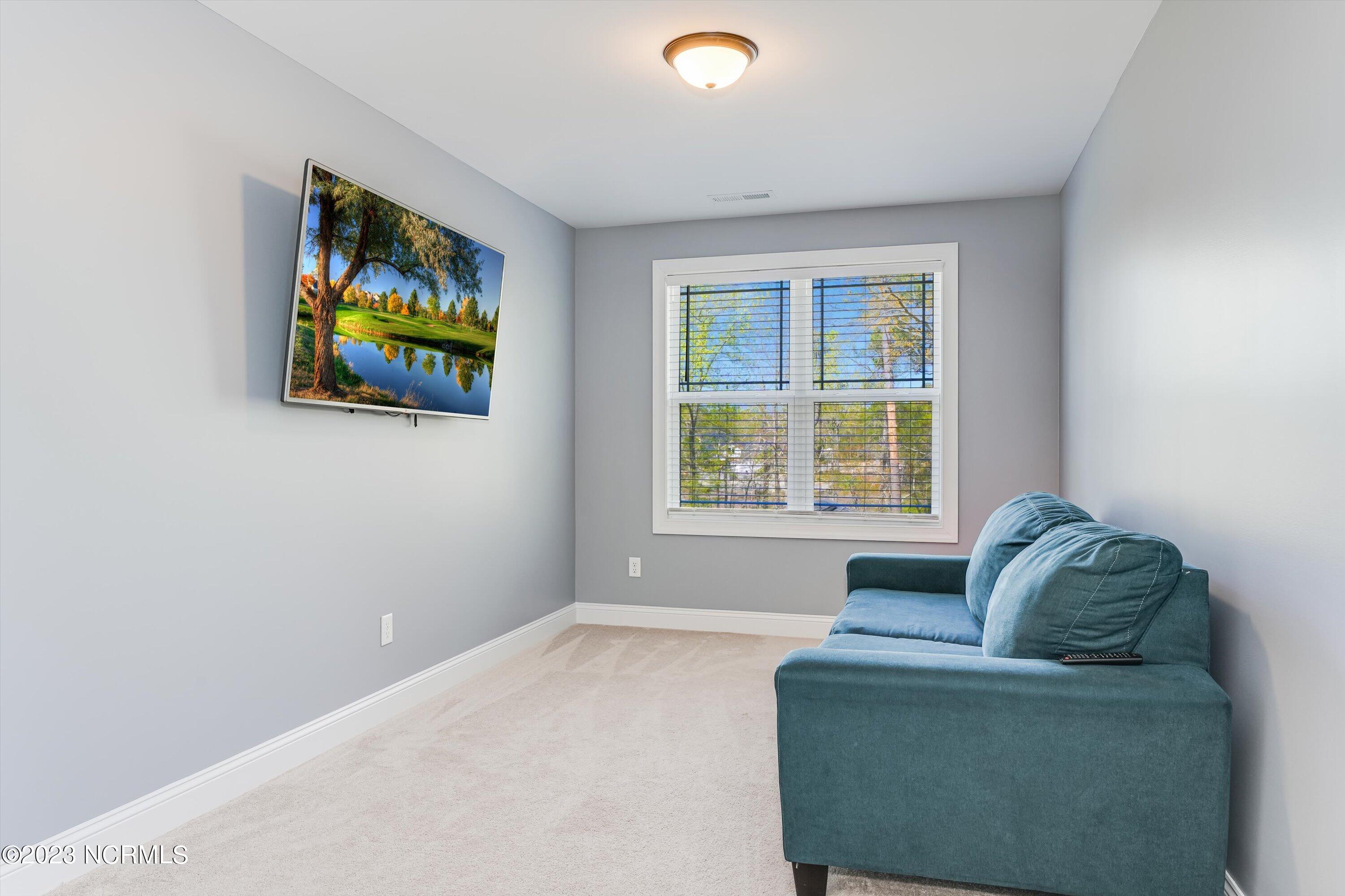 1035 Grandview Drive