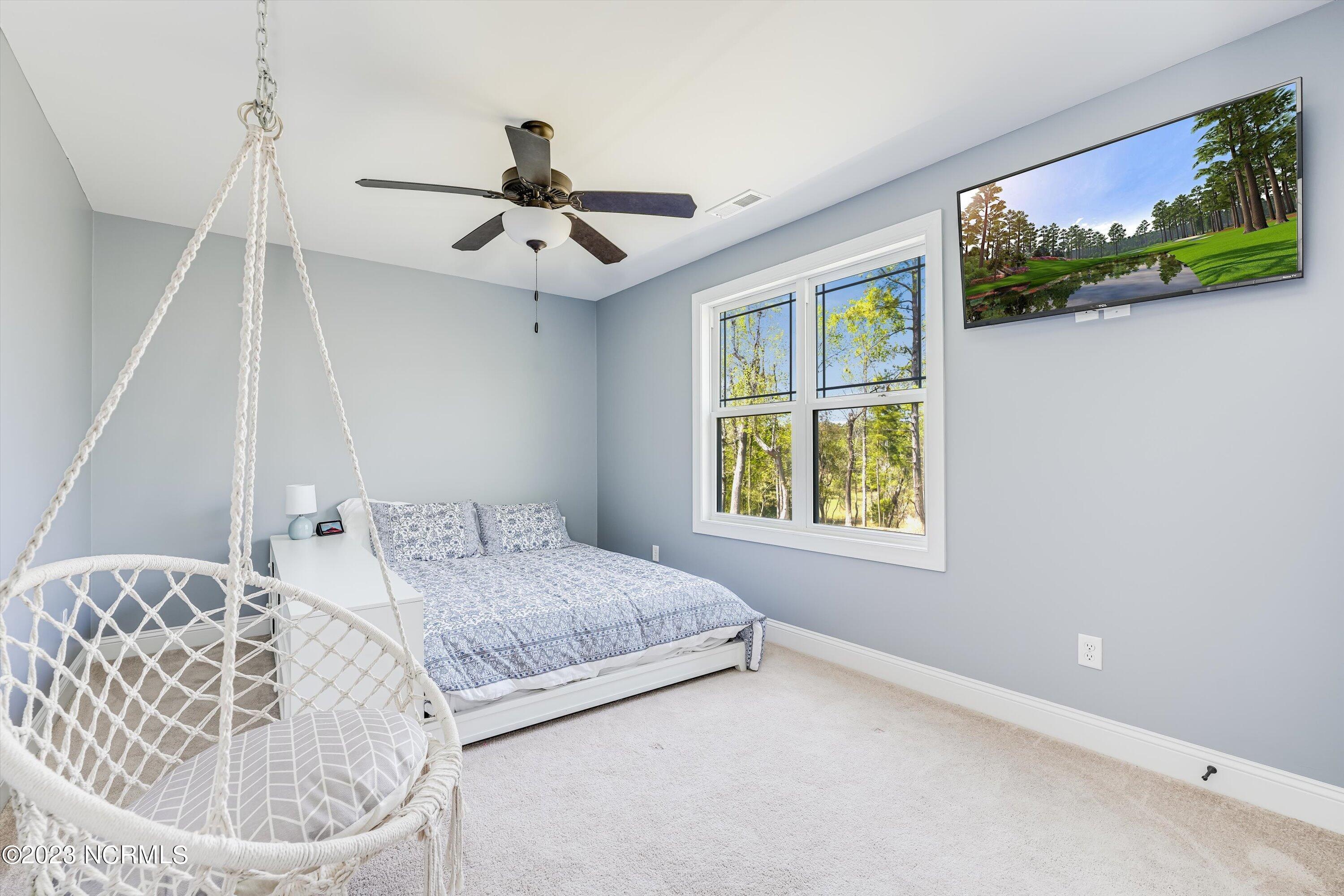 1035 Grandview Drive