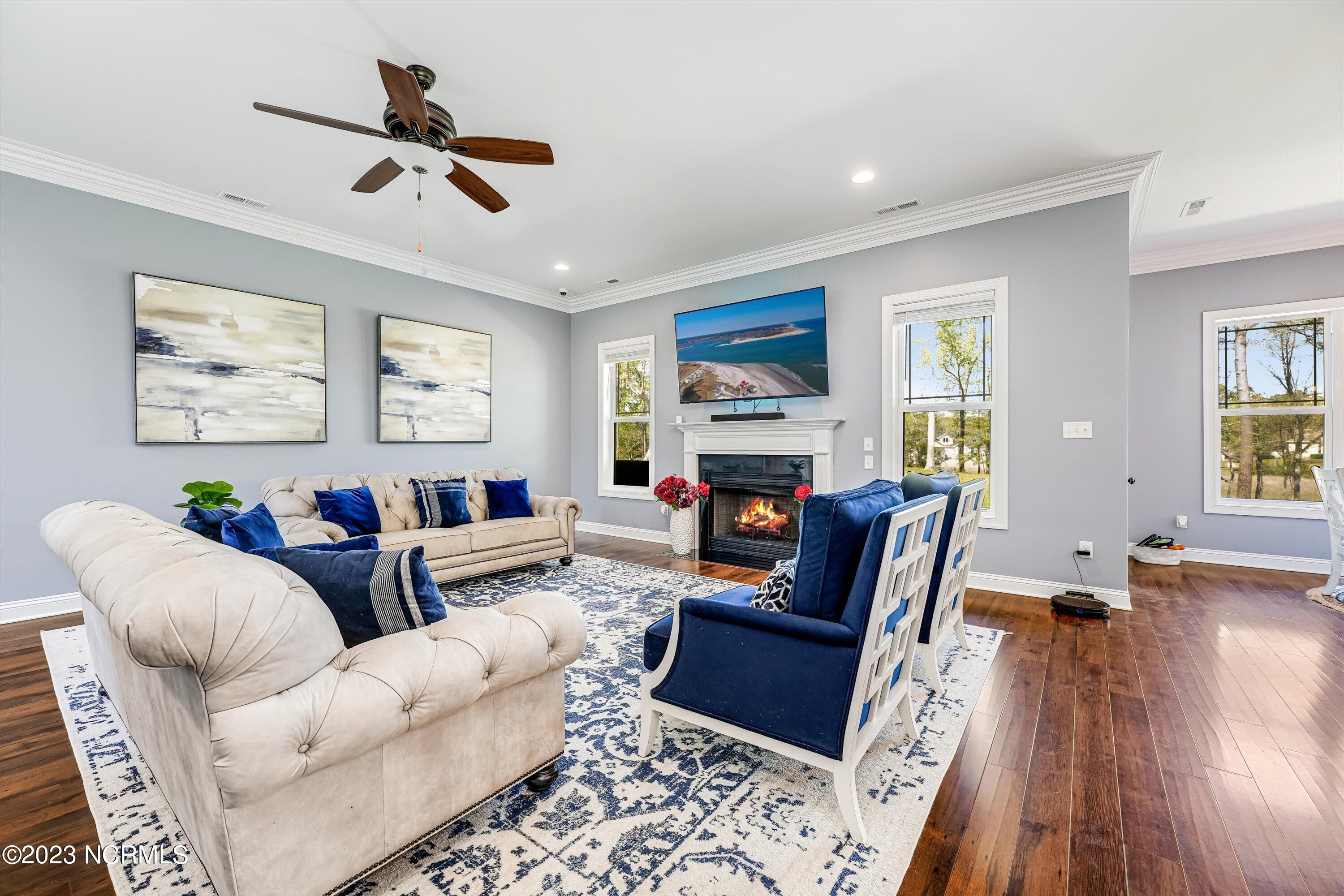 1035 Grandview Drive