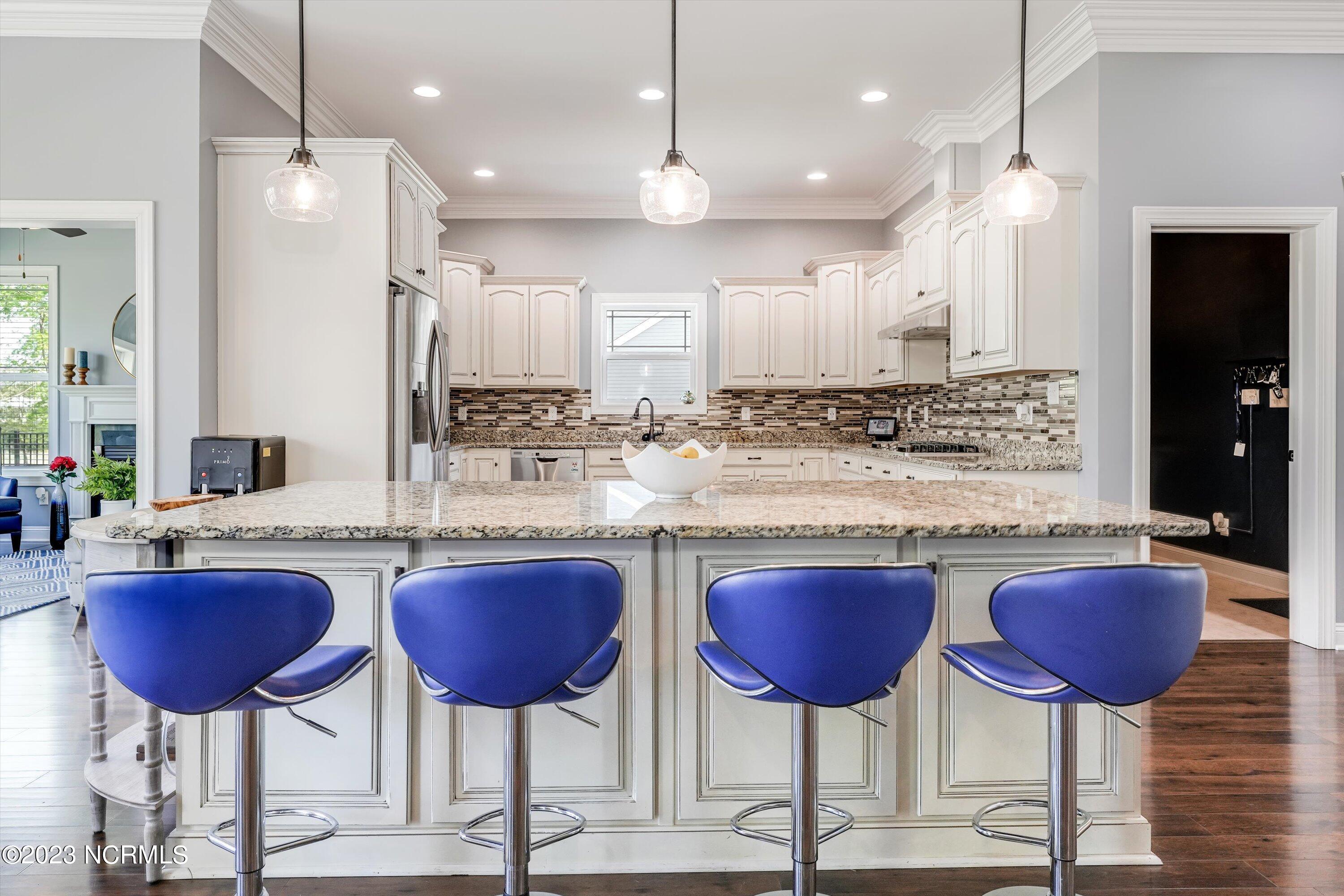 1035 Grandview Drive