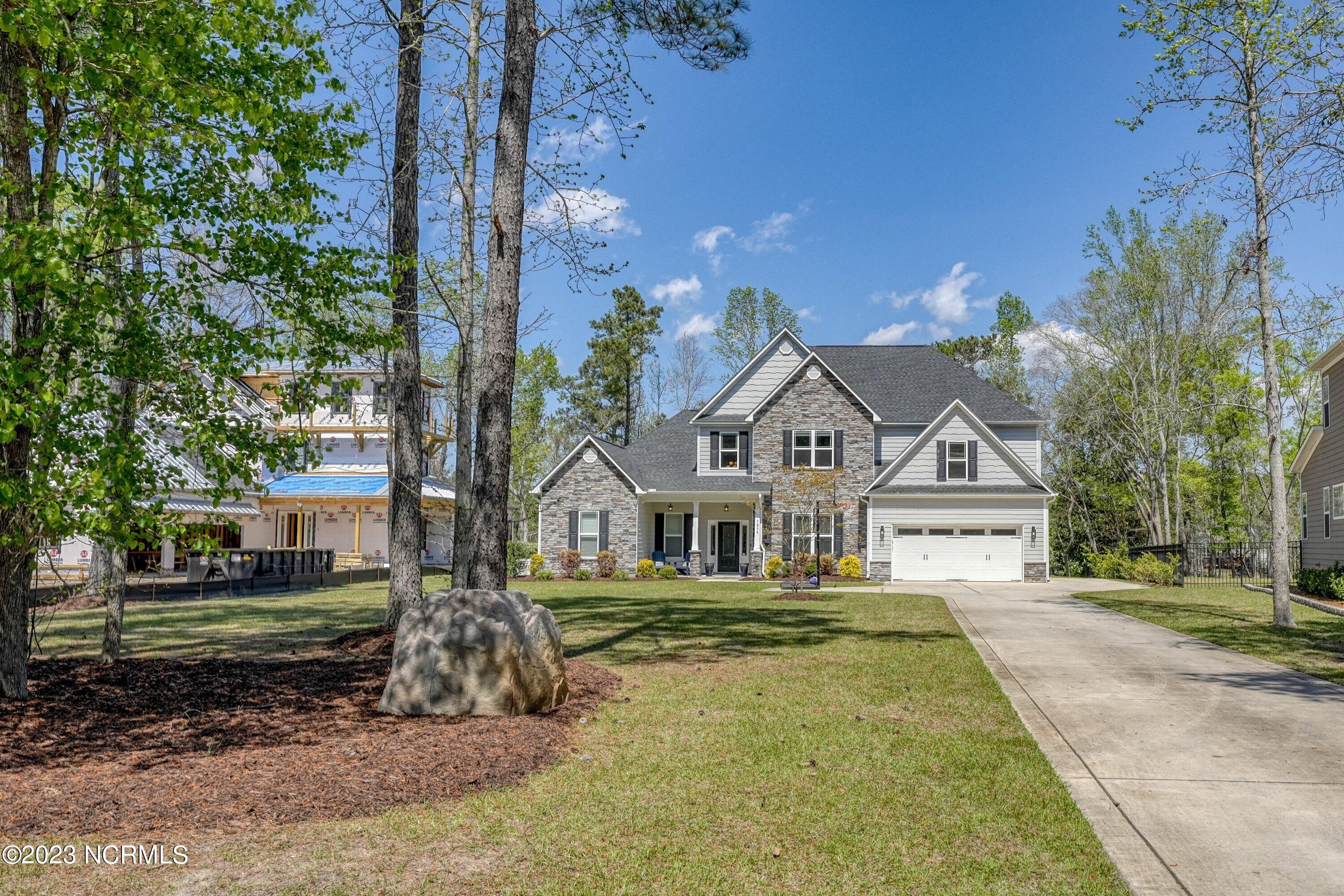 1035 Grandview Drive