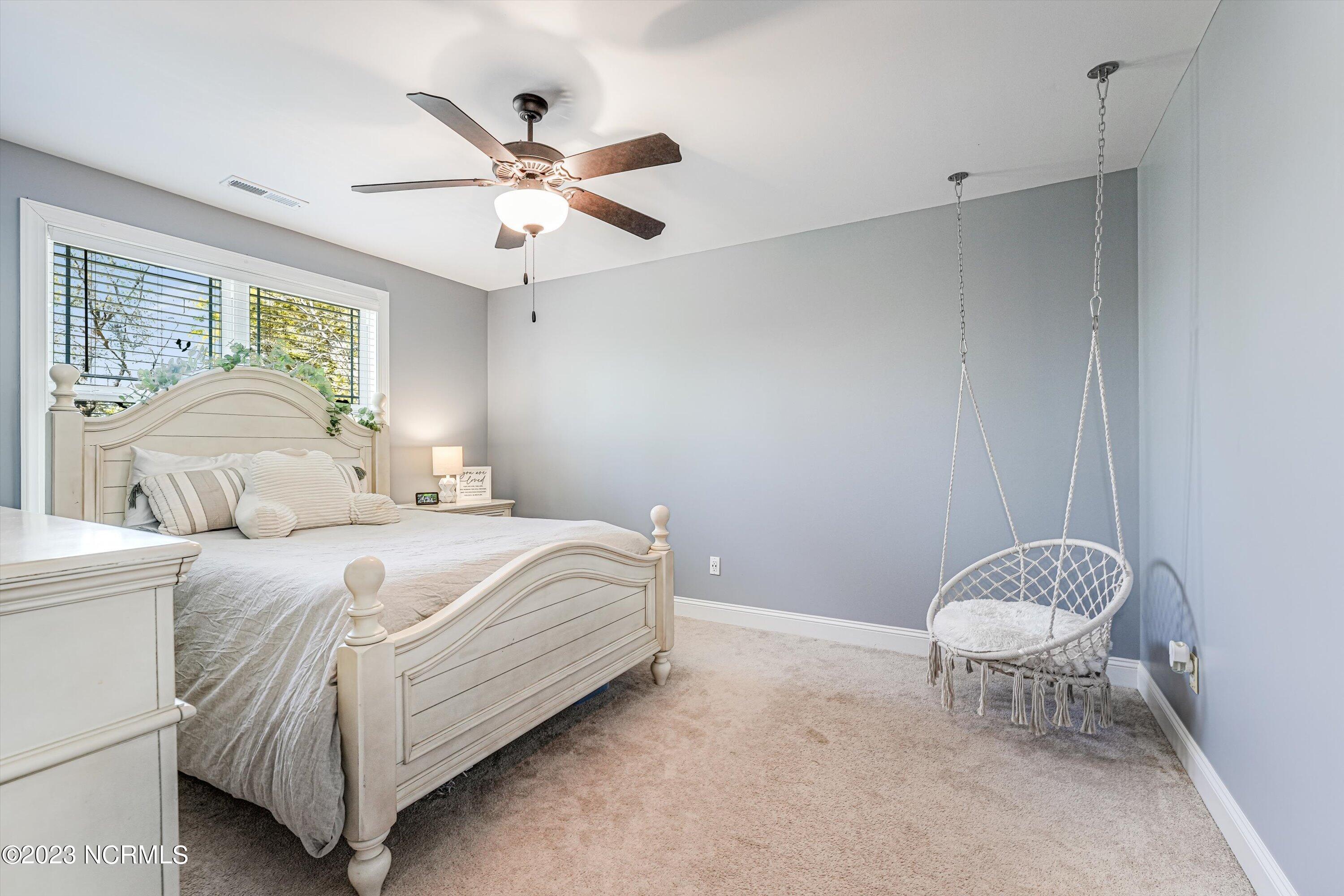 1035 Grandview Drive