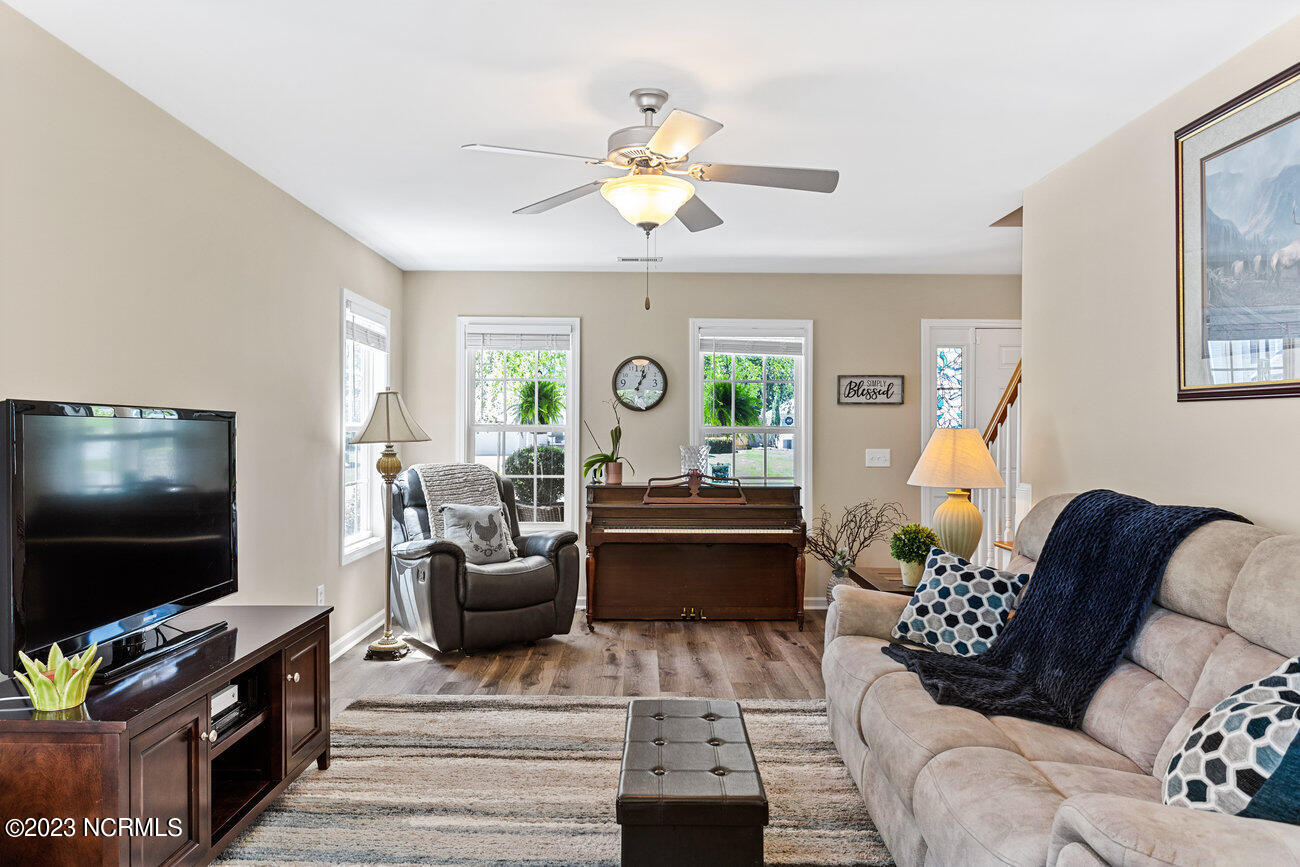 315 Dove Field Court