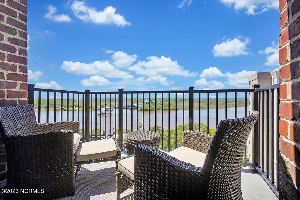 10 Grace Street, 703