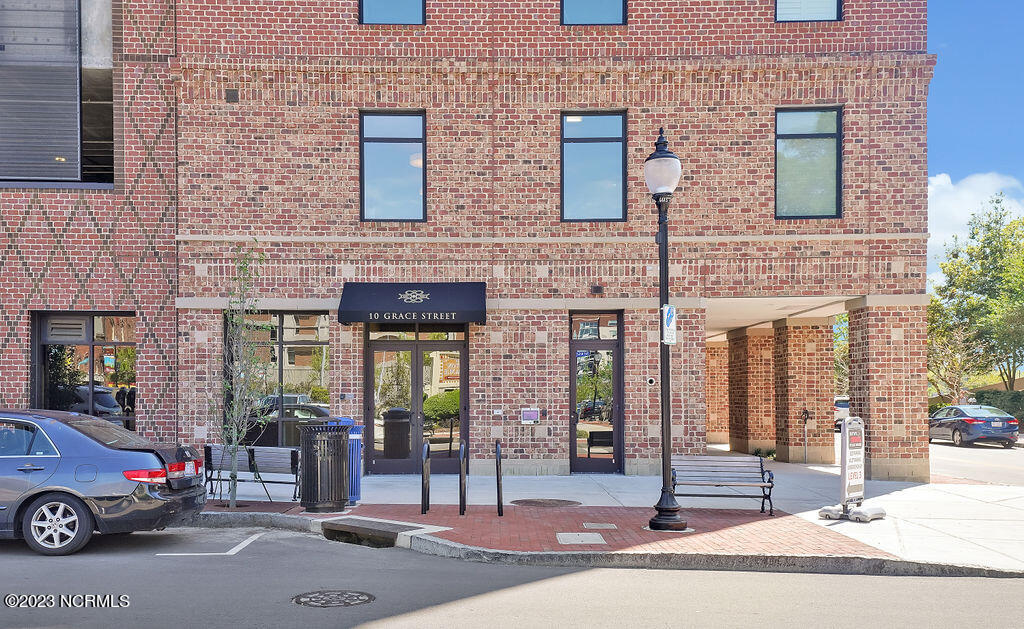 10 Grace Street, 703